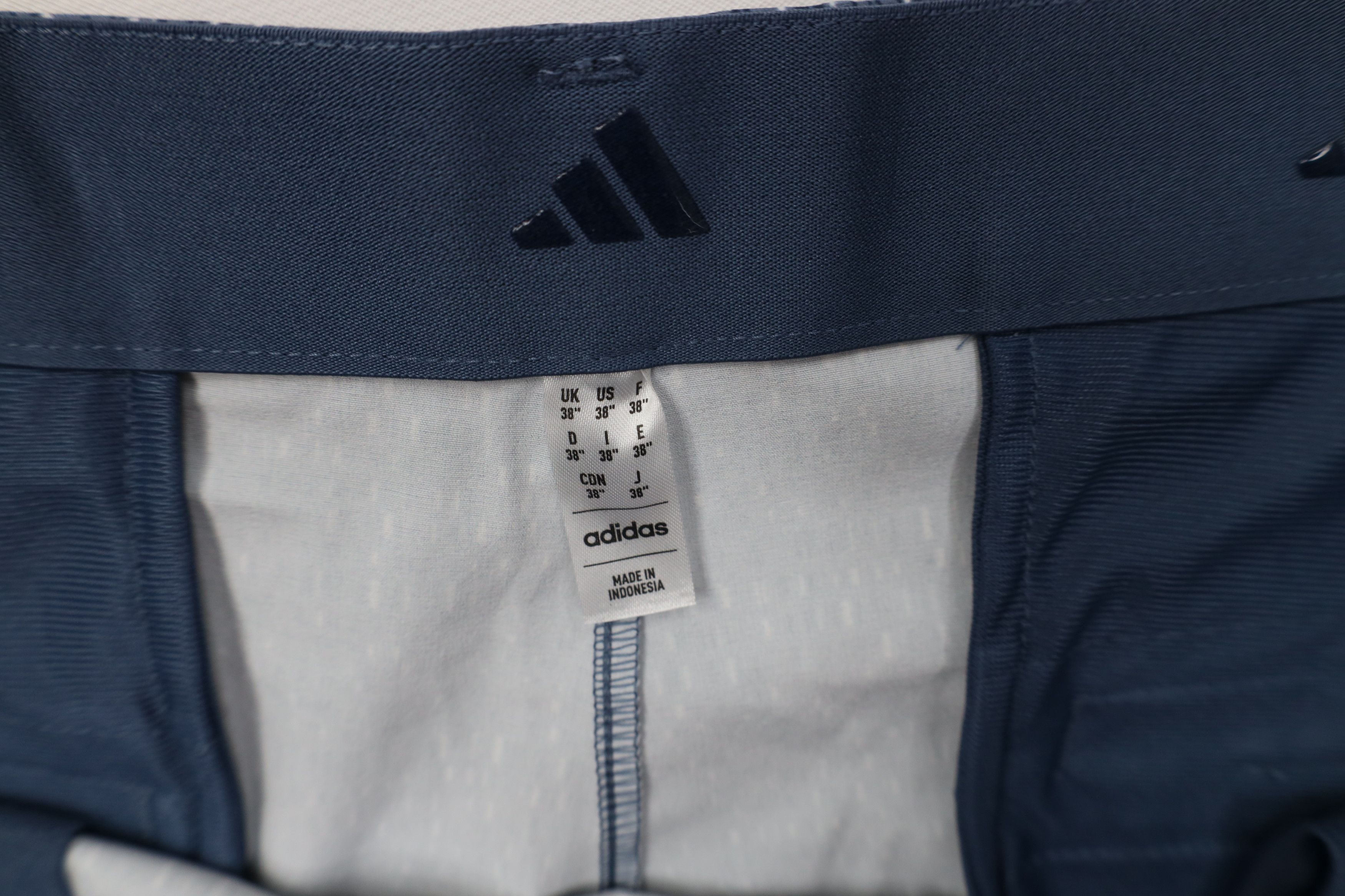 Adidas Deadstock Vintage Y2K Adidas Golf Geometric Golfing Shorts Size US 38 / EU 54 - 6 Thumbnail