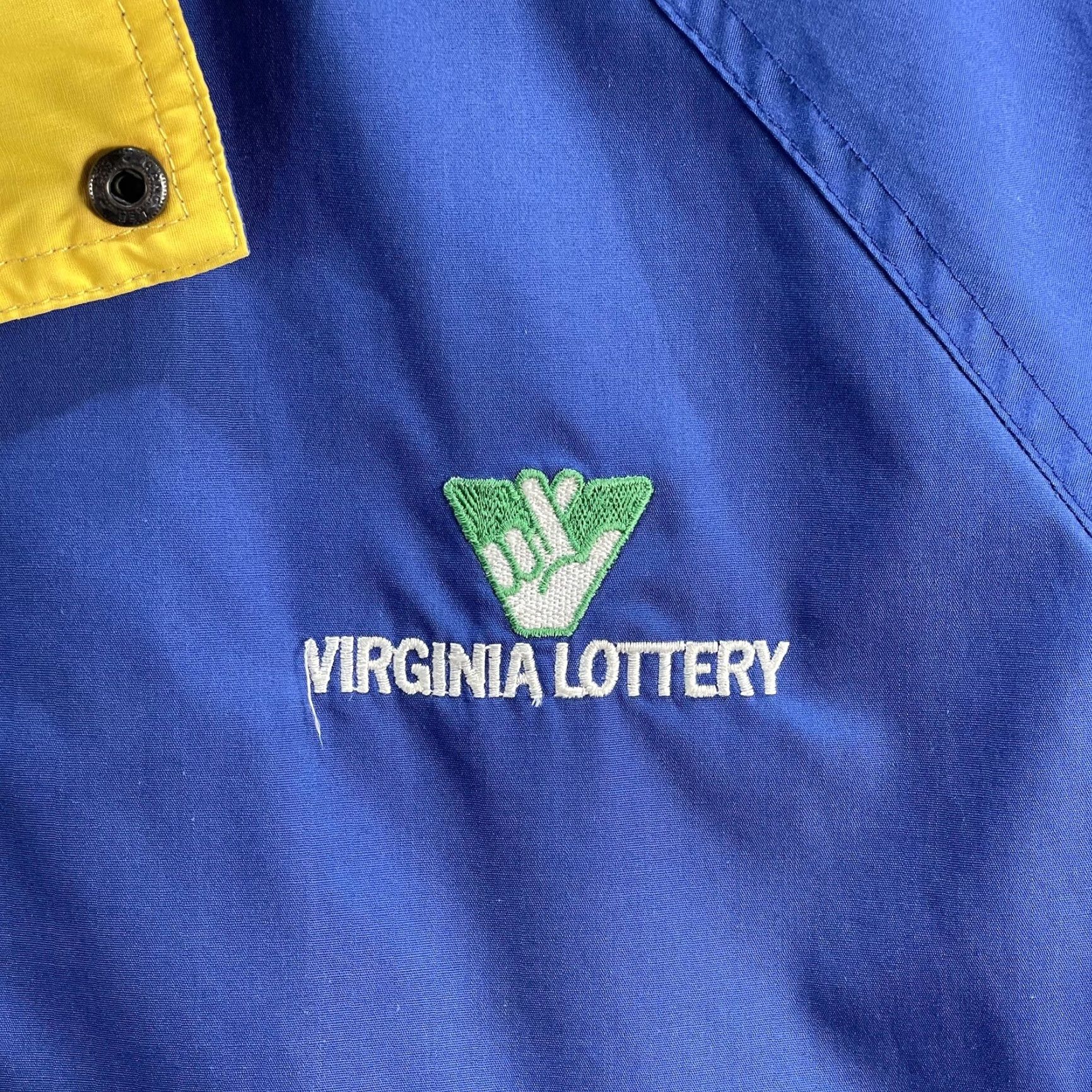 Vintage VINTAGE Virginia Lottery Jacket Mens XL Trademark Sportswear 90s Blue Windbreaker Zip Pockets Embroidered Logo Size US XL / EU 56 / 4 - 4 Thumbnail