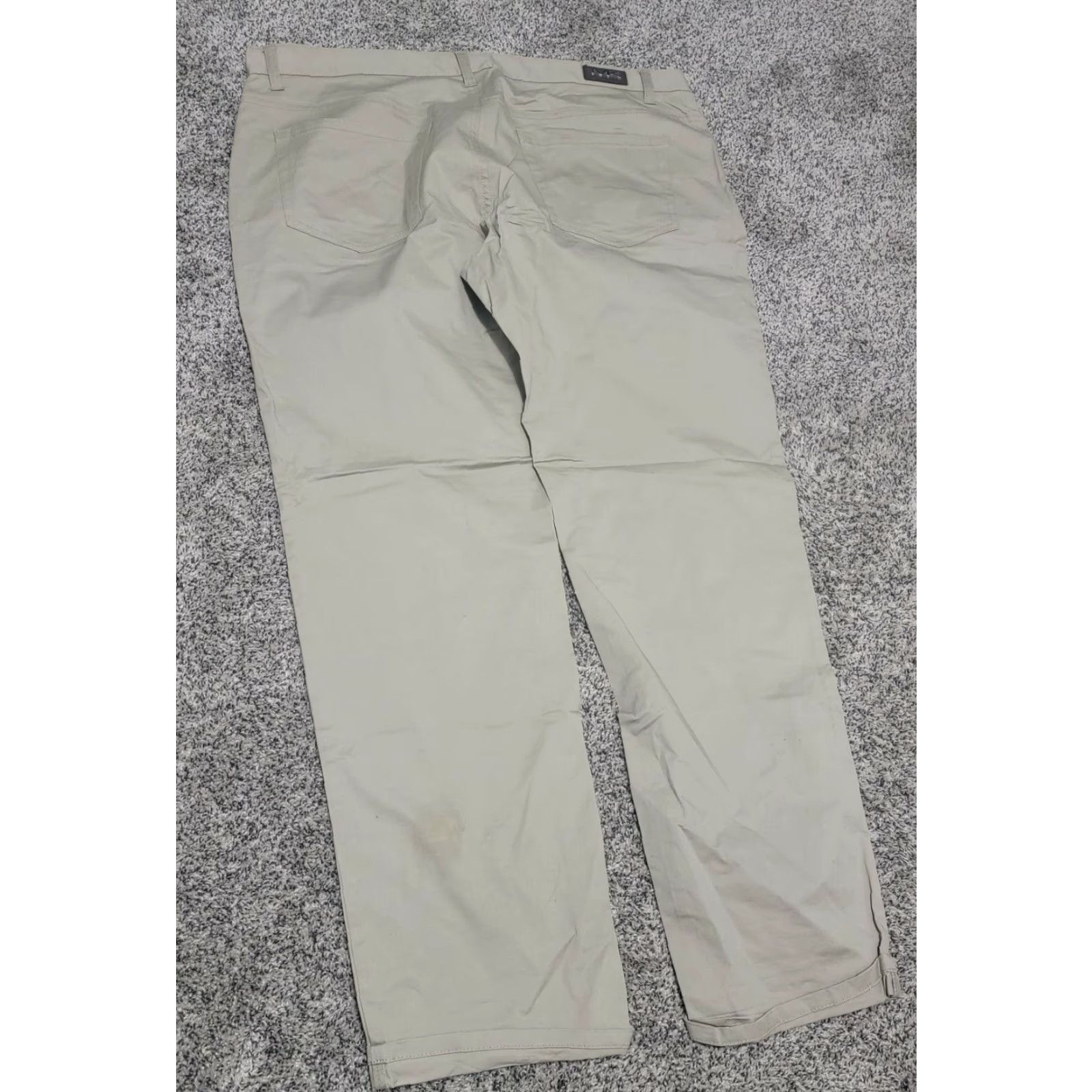 Michael Kors Michael Kors Pants Mens Beige Khaki 38/32 Size Inseam 32 Pants Mens Beige Khaki 38/32 Michael Kors Size US 38 / EU 54 - 2 Thumbnail