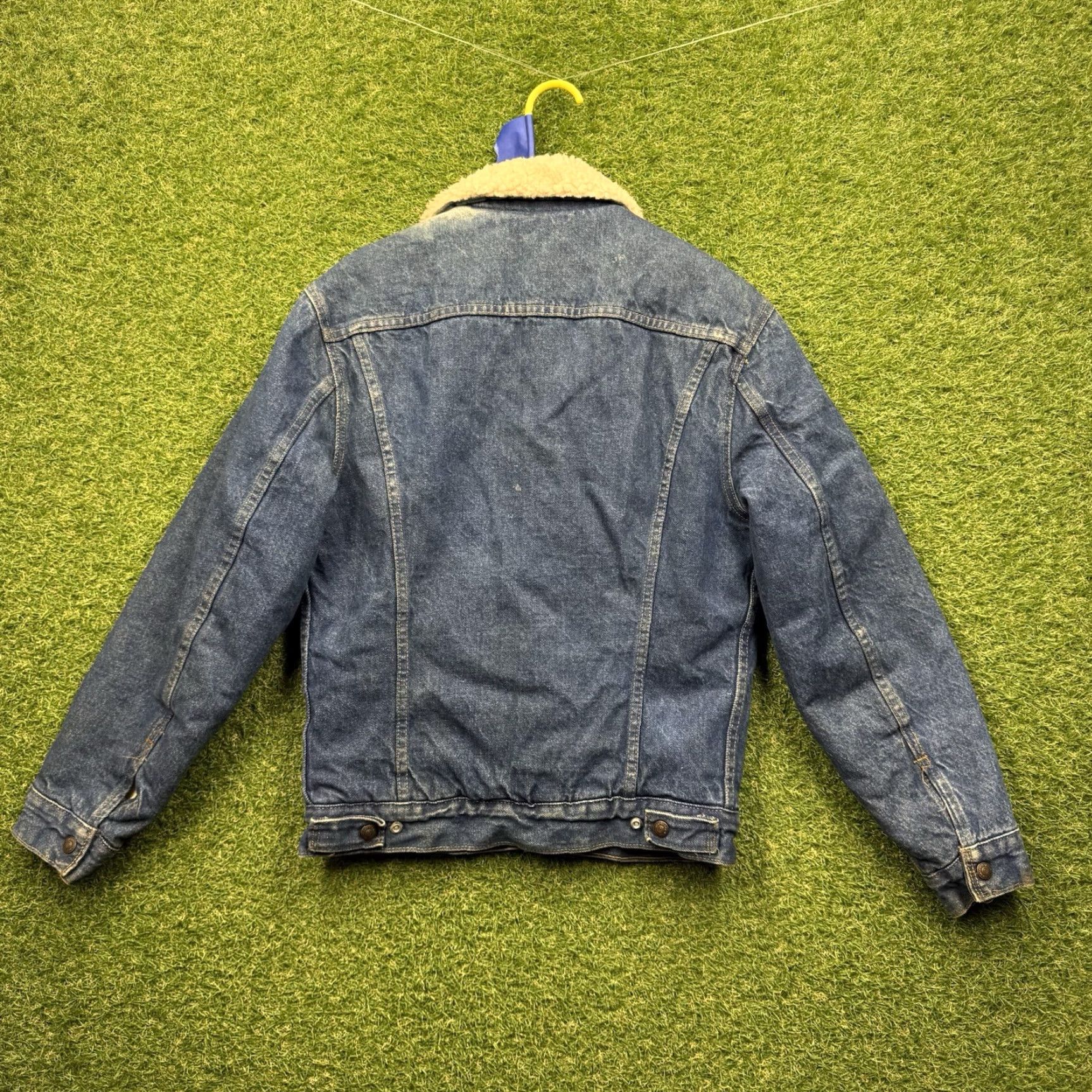 Levi's VINTAGE Levi's Trucker Jacket Denim 36 Mens Blue 80s Grunge Dark Wash Lined Sherpa Wool N/A Size US 36 / EU 52 - 2 Thumbnail