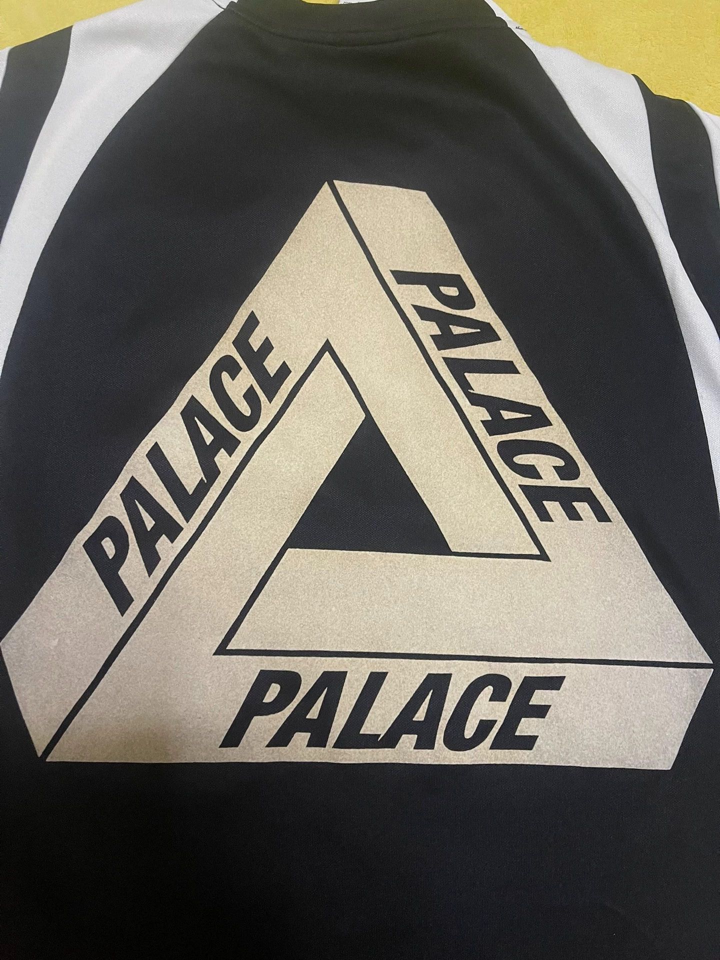 Palace Palace x Adidas Black White Panda Big Triangle Jersey M Size US M / EU 48-50 / 2 - 3 Thumbnail