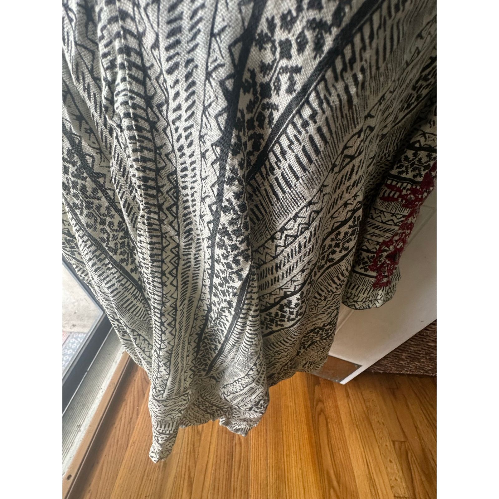 Free People Free People Flowy Dress/Poncho Black Pattern Red Embroidery Size M / US 6-8 / IT 42-44 - 4 Thumbnail