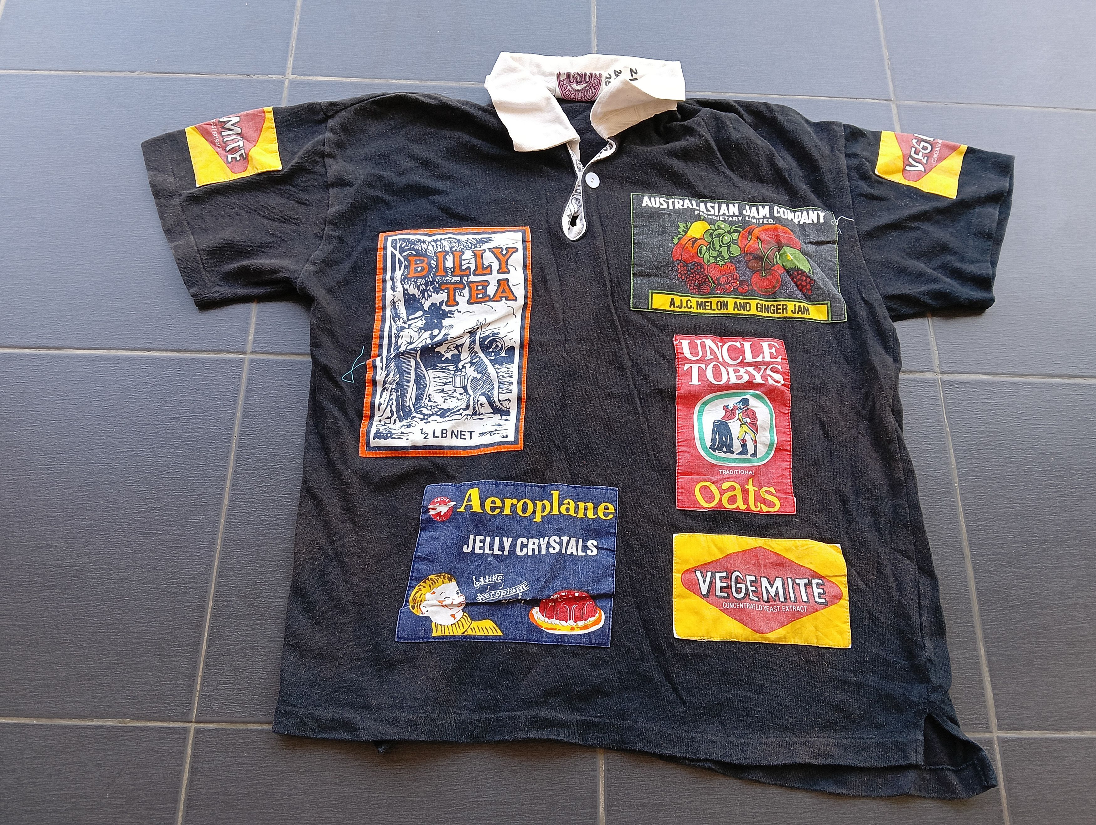 Vintage vintage RADICAL PROJECT VEGEMITE BILLY TEA TEE BIG LOGO Size US L / EU 52-54 / 3 - 1 Thumbnail