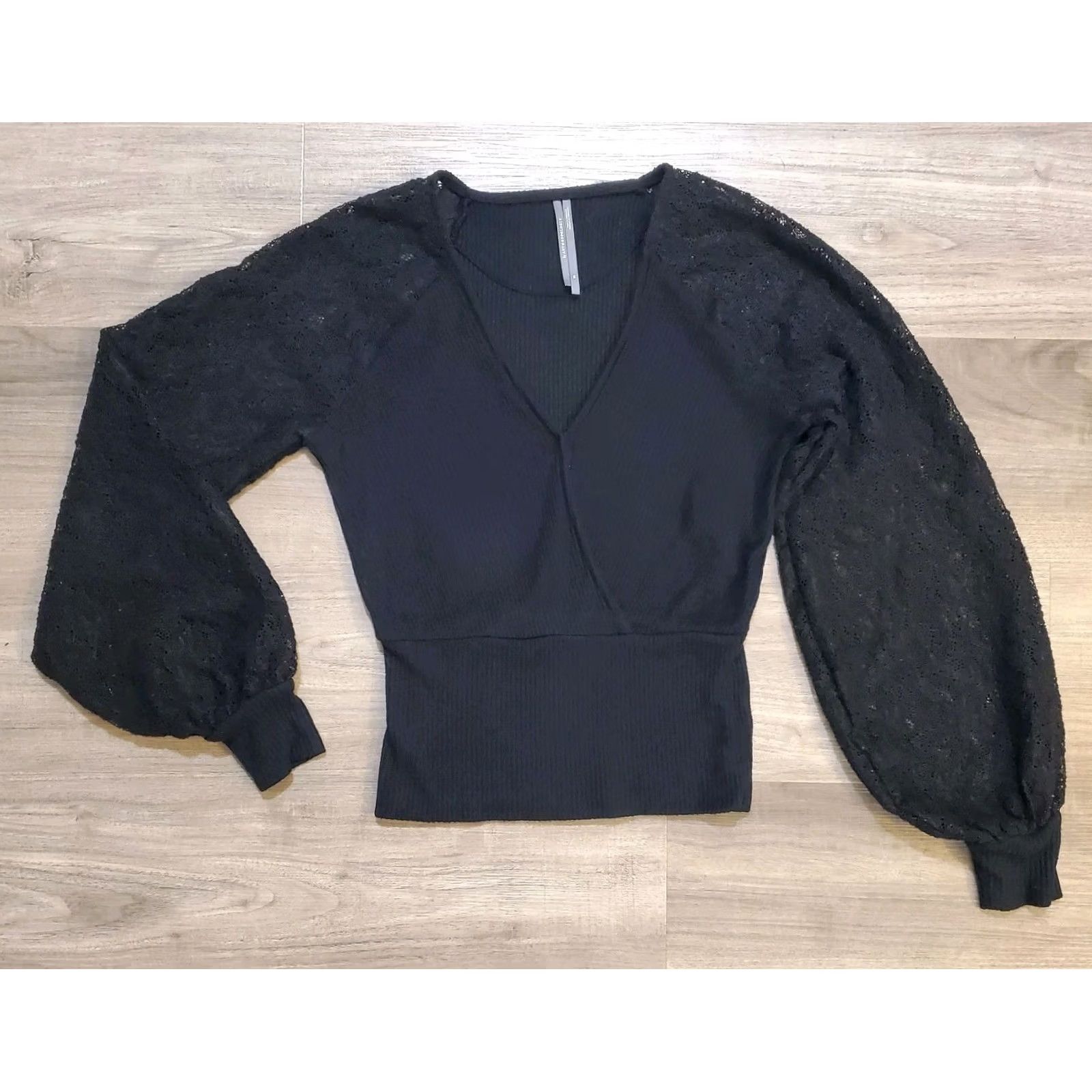 Anthropologie VINTAGE Anthropologie Womens Lace Balloon Sleeve Faux Wrap XS Top Black Viscose Feminine Size XS / US 0-2 / IT 36-38 - 2 Thumbnail