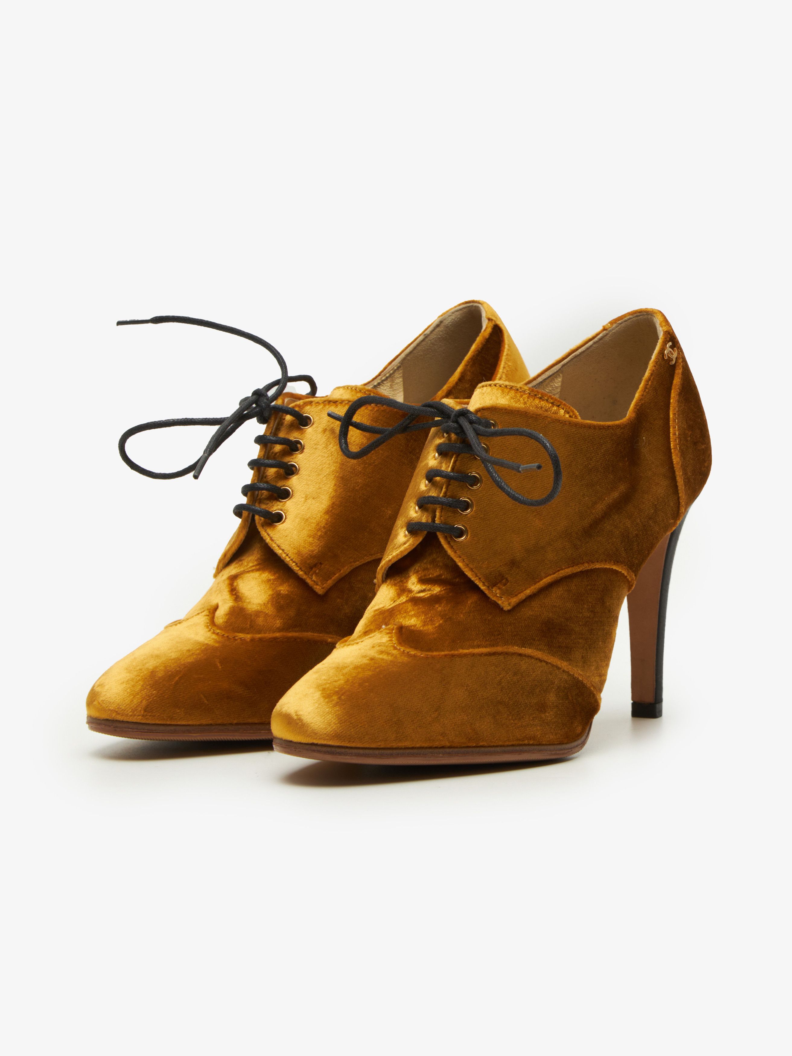 Chanel Chanel velvet ankle boots Size US 5.5 / IT 35.5 - 1 Thumbnail