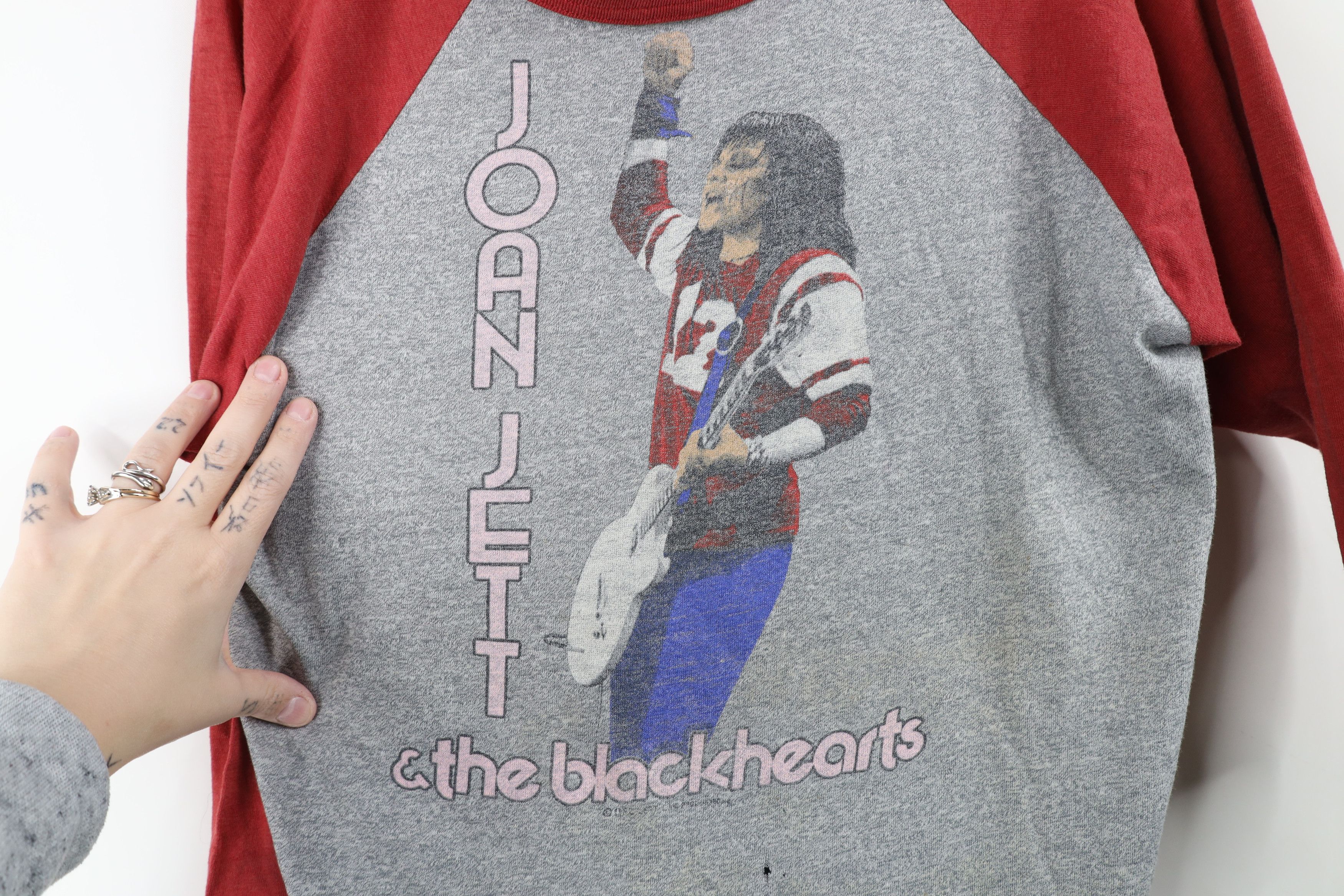Vintage Vintage 80s Joan Jett & The Blackhearts Band Raglan T-Shirt Size US L / EU 52-54 / 3 - 4 Thumbnail