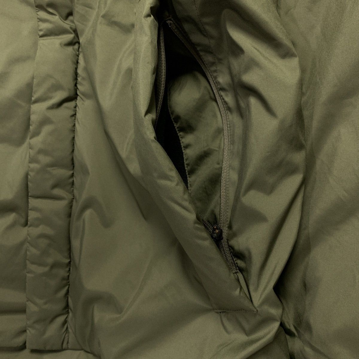 Number (N)ine Number Nine puffer down jacket Size US L / EU 52-54 / 3 - 9 Thumbnail