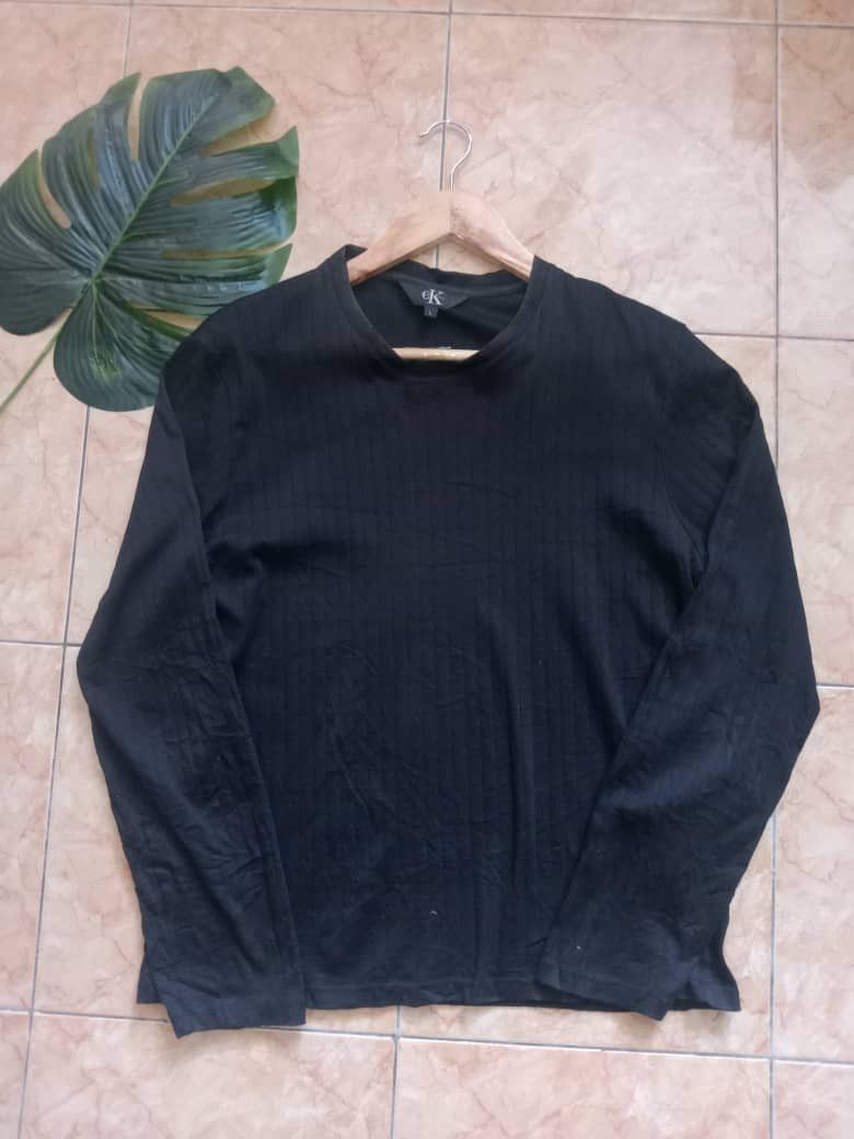 Calvin Klein Y2K Calvin Klein Tshirt Calvin Klein CK Crewneck Tee vintage Size US L / EU 52-54 / 3 - 1 Thumbnail
