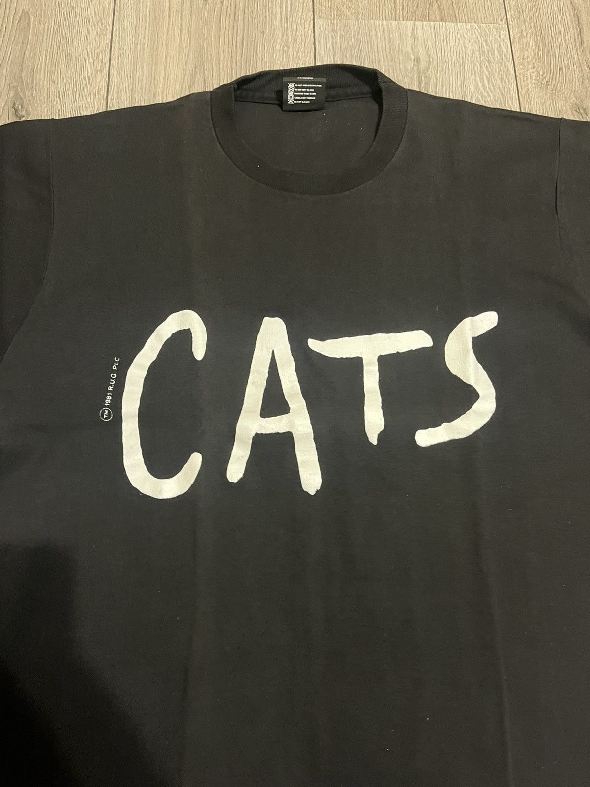 Vintage 1981 Cats T-Shirt XL Size US XL / EU 56 / 4 - 2 Thumbnail