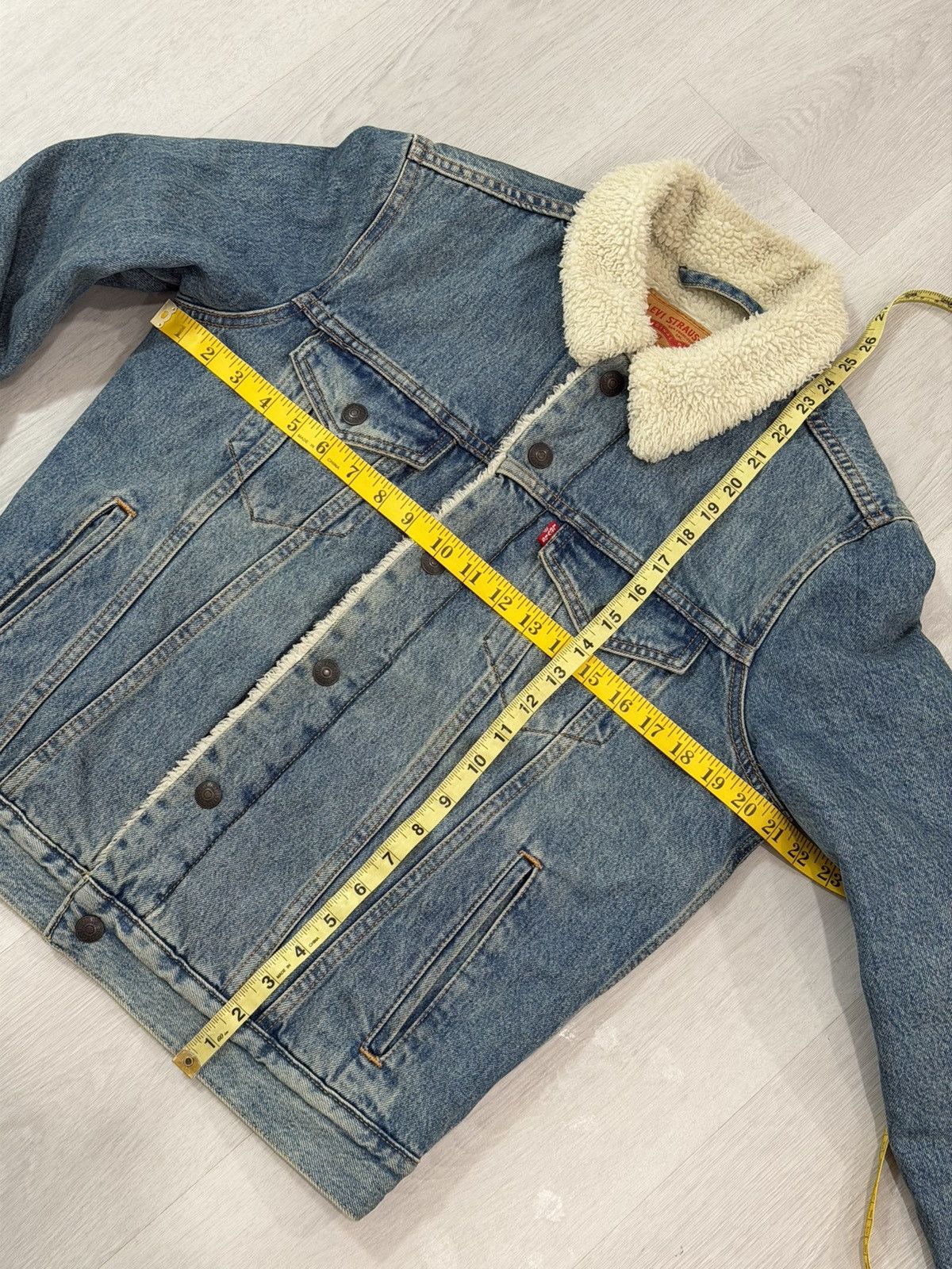 Levi's Levi’s Sherpa Trucker Denim Jacket Size Small Vintage Wash Size US S / EU 44-46 / 1 - 7 Thumbnail
