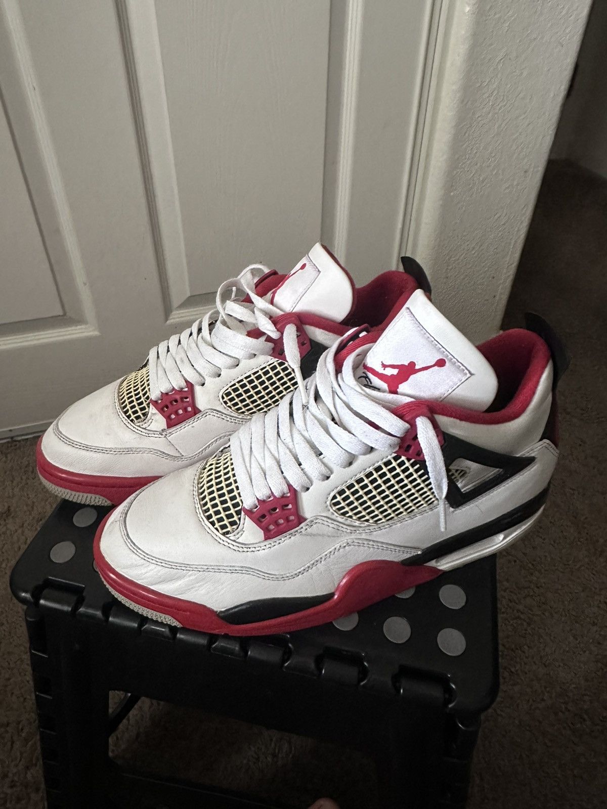 Jordan Brand Jordan 4- Bred Size US 8 / EU 41 - 1 Thumbnail