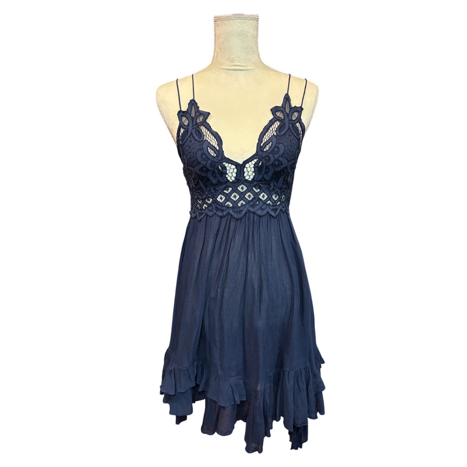 Free People Free People Adella Navy Lace Slip Mini Dress Boho Size S Size S / US 4 / IT 40 - 1 Thumbnail