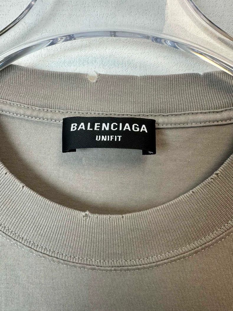 Balenciaga Balenciaga Brown mosaic BB letter logo ripped short sleeve Size US S / EU 44-46 / 1 - 4 Thumbnail