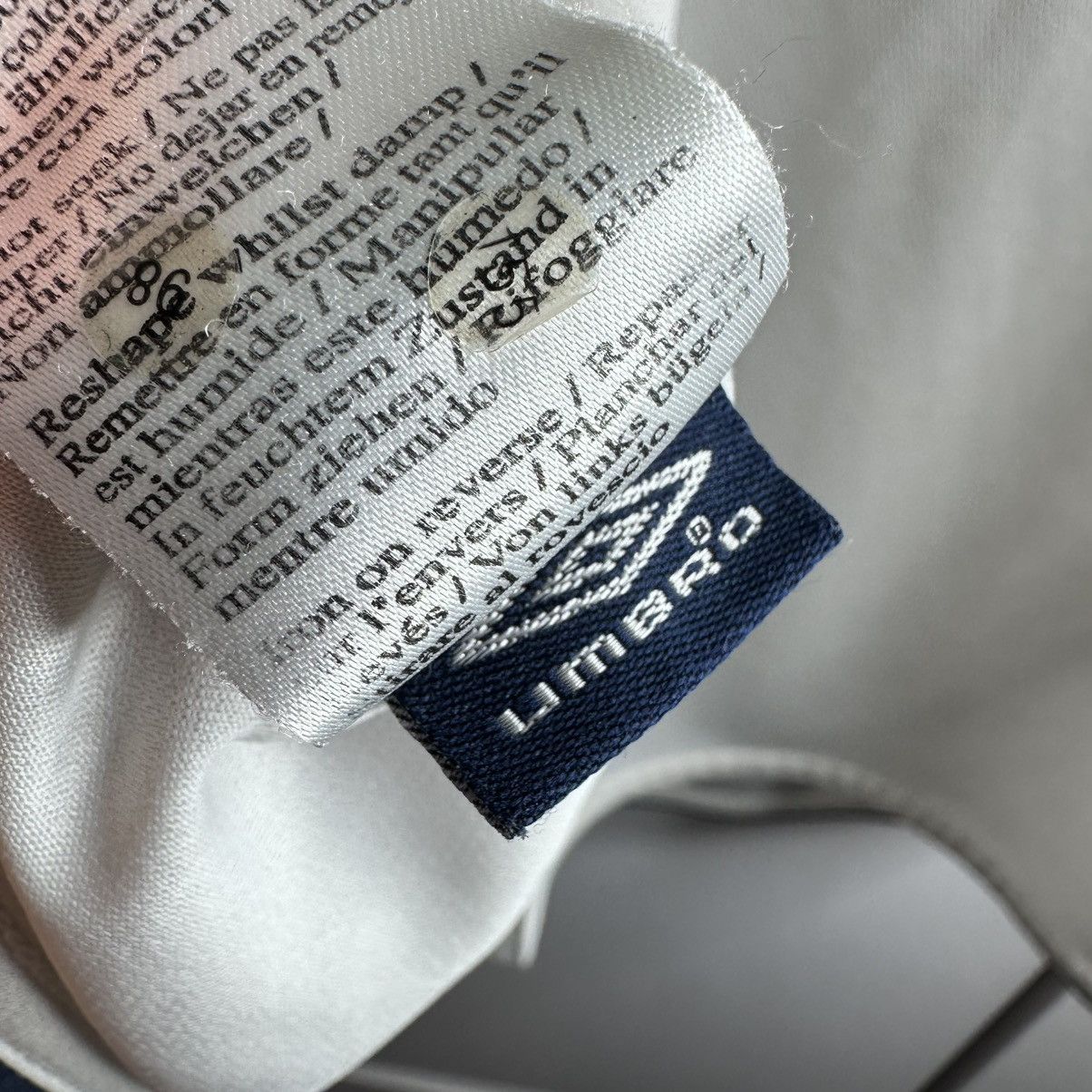 Umbro Umbro England Home Jersey 2005 - 2007 Vintage StreetWear Size US XL / EU 56 / 4 - 11 Thumbnail