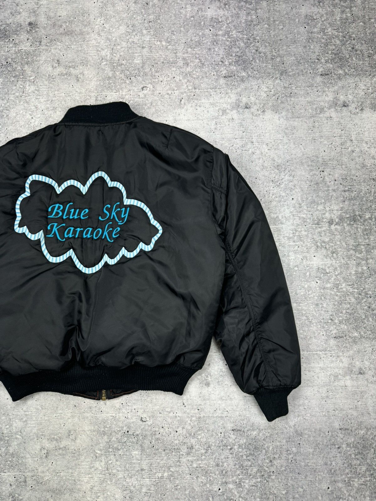 Vintage Vintage MA1 Bomber Jacket Big Logo Blue Sky Karaoke 90’s Y2K Size US L / EU 52-54 / 3 - 15 Thumbnail