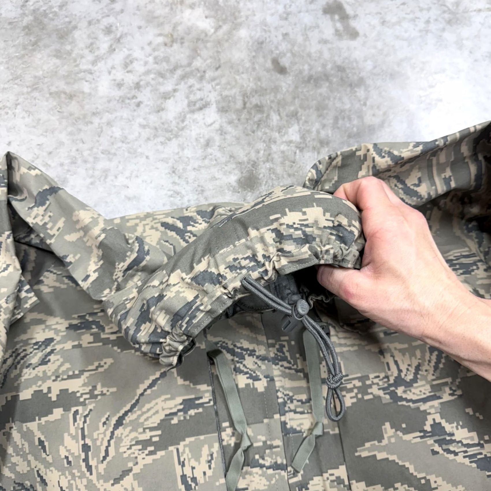 Propper Propper International Coat Parka XL Men Nylon Camouflage Hooded Waterproof Winter Mid-Length Military Outdoor Outdoor Camo Jacket Mens XL Parka Size US XL / EU 56 / 4 - 2 Thumbnail