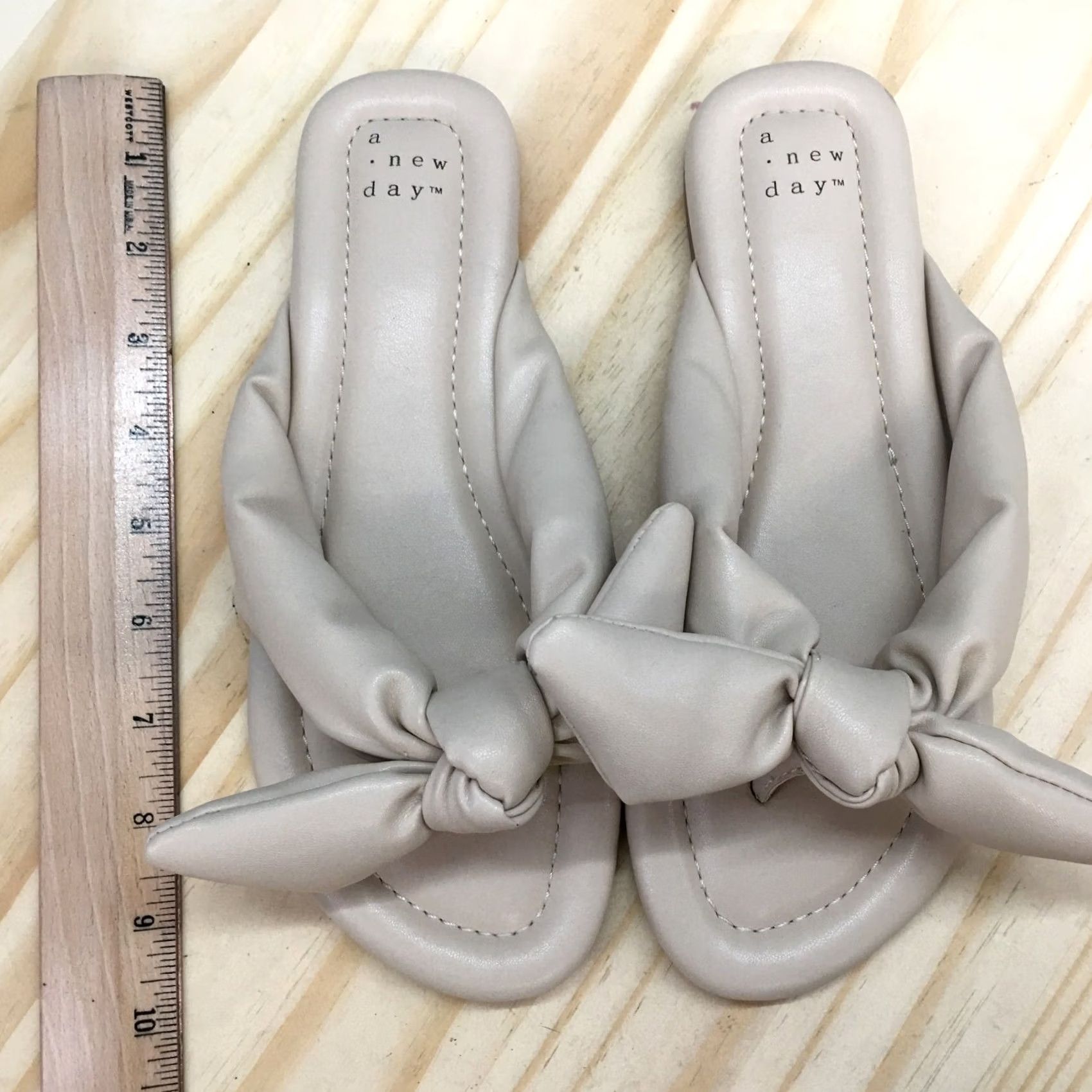 Vintage A New Day Sandal Womens 6.5 Knotted Flip Flop Flats Beige Faux Leather Slip On Size US 7 / IT 37 - 5 Thumbnail