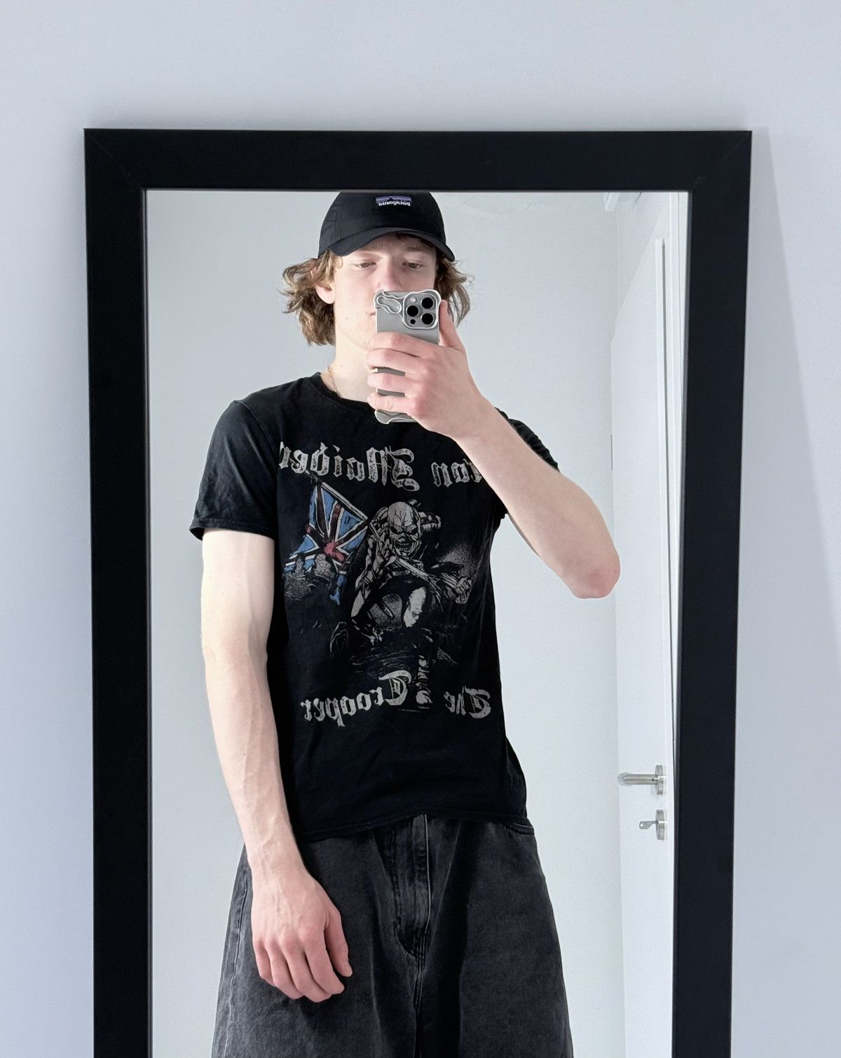 Band Tees Vintage Iron Maiden streetwear band rock punk t-shirt Size US S / EU 44-46 / 1 - 1 Thumbnail