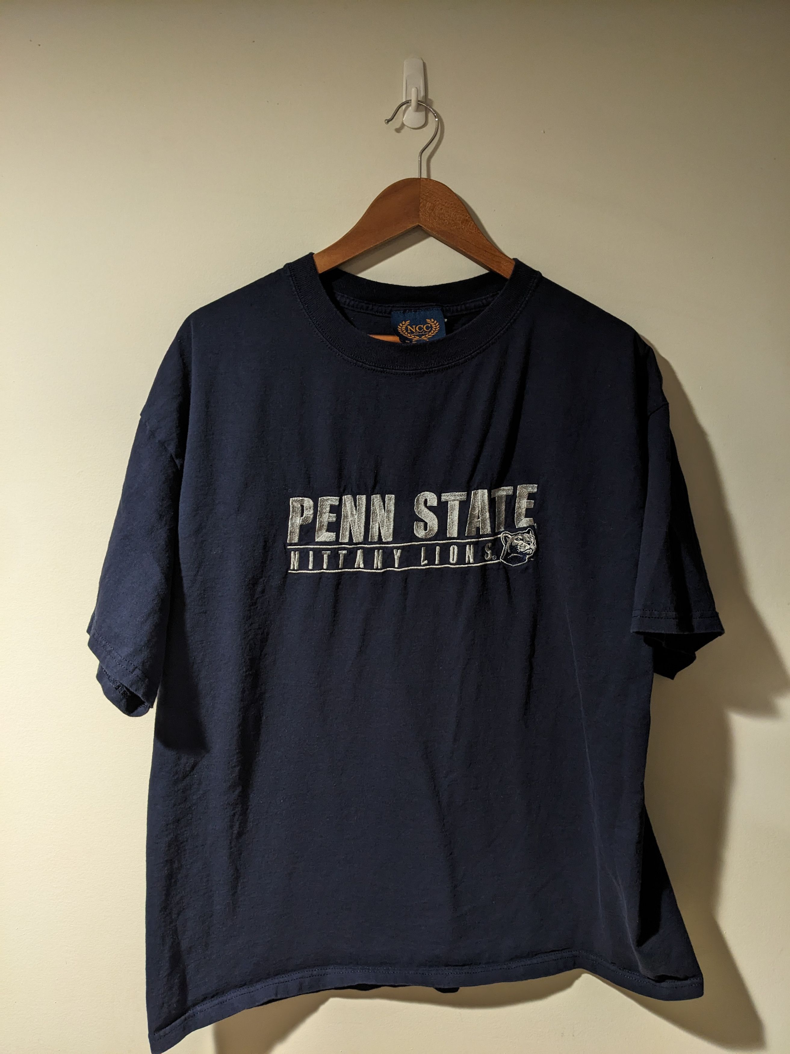 Vintage Vintage Y2K Penn State University Nittany Lion T-Shirt Size US XL / EU 56 / 4 - 1 Thumbnail