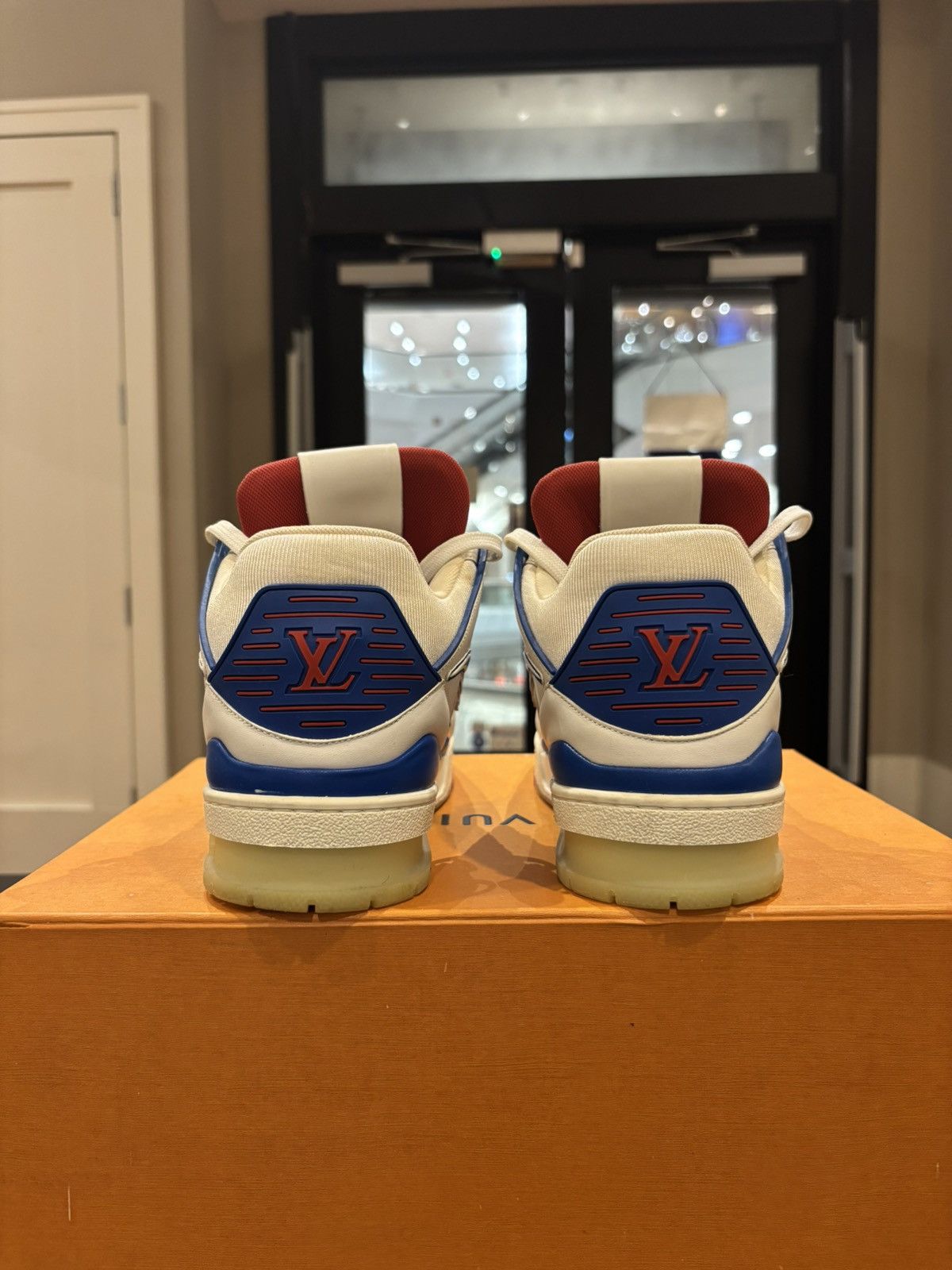 Louis Vuitton Louis Vuitton Trainer Red White Blue Size US 8.5 / EU 41-42 - 3 Thumbnail