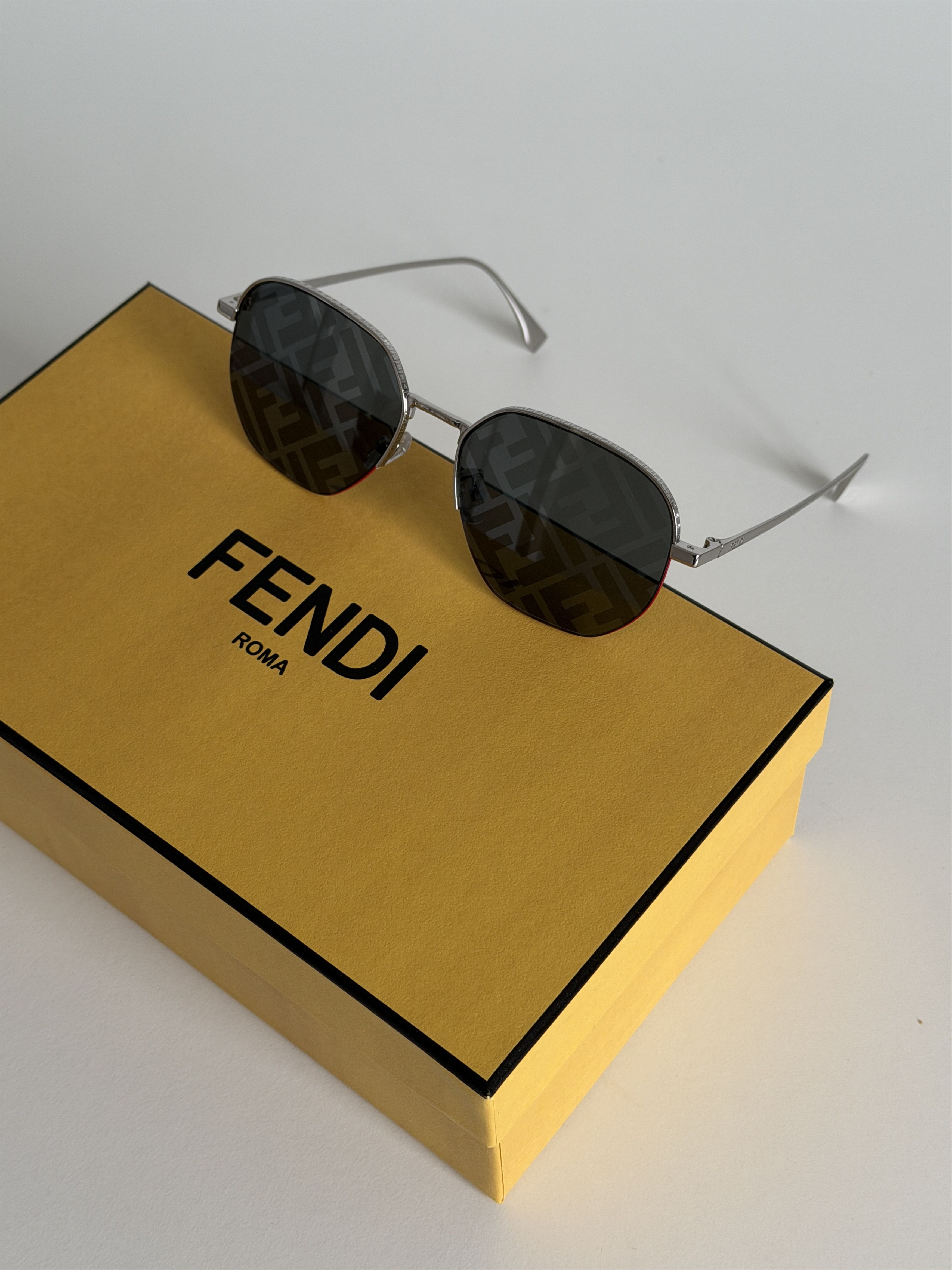 Fendi Fendi Sunglasses Size ONE SIZE - 12 Thumbnail