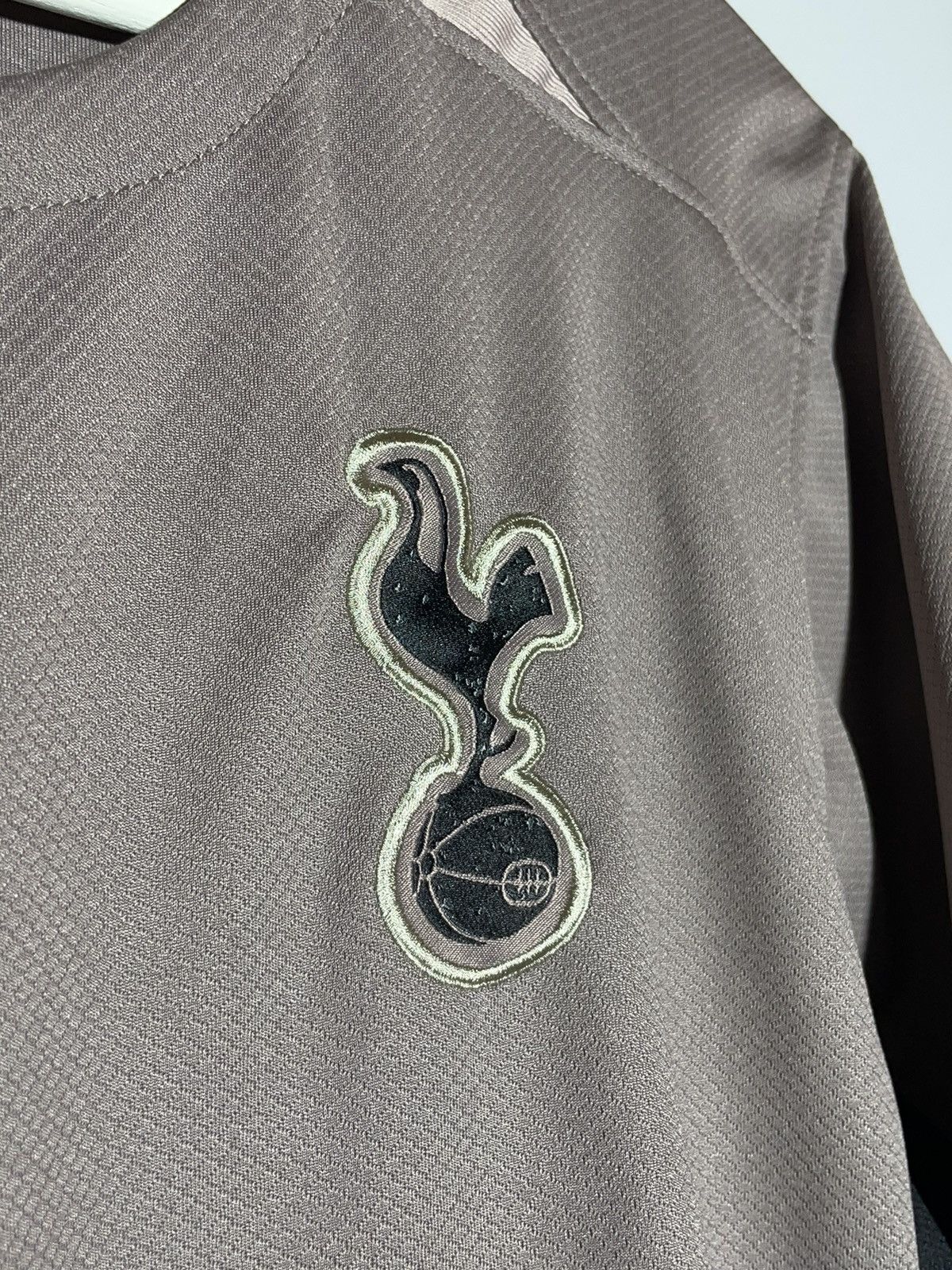 Nike Tottenham Hotspur Nike 2023/24 Third Y2k Football Shirt Size US L / EU 52-54 / 3 - 6 Thumbnail