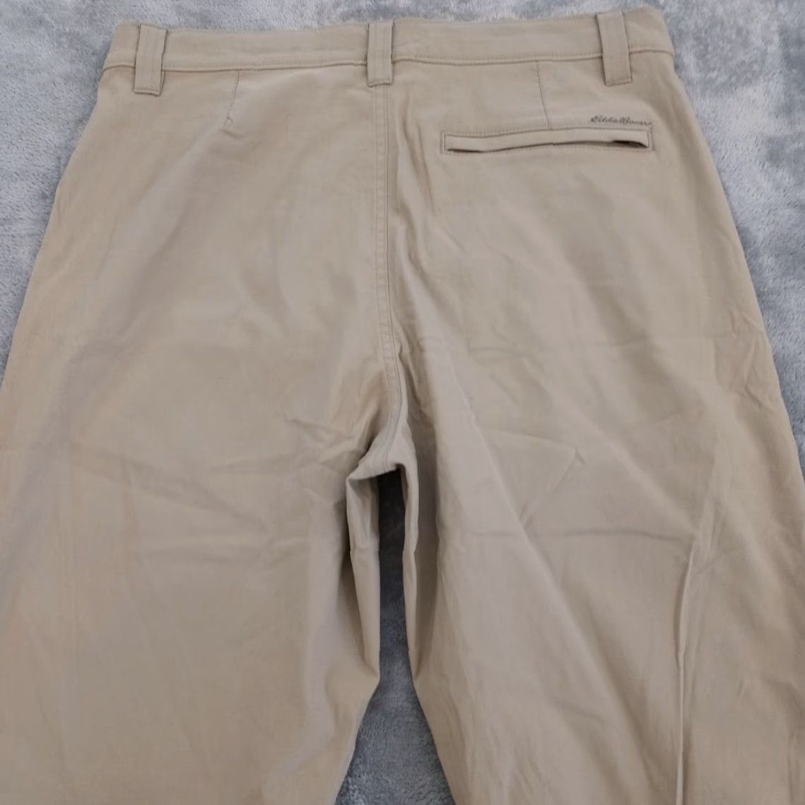 Eddie Bauer Eddie Bauer Pants Mens Size 30 Beige Flat Front Chino Nylon 30x29 Mens Pants Beige Chino Flat Front Nylon Spandex 30 29 Women? No. Size US 30 / EU 46 - 7 Thumbnail