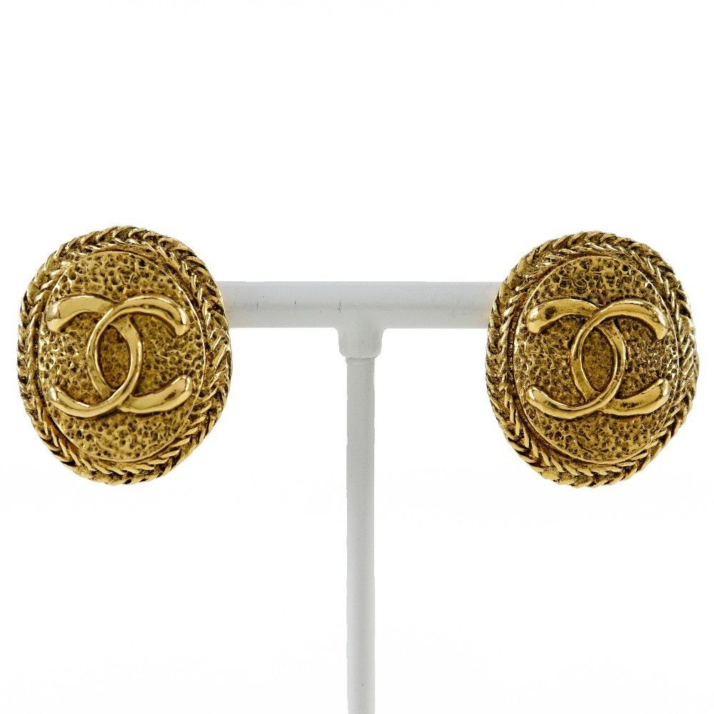 Chanel Chanel Vintage Round CC Clip-On Earrings Metal Size ONE SIZE - 1 Thumbnail