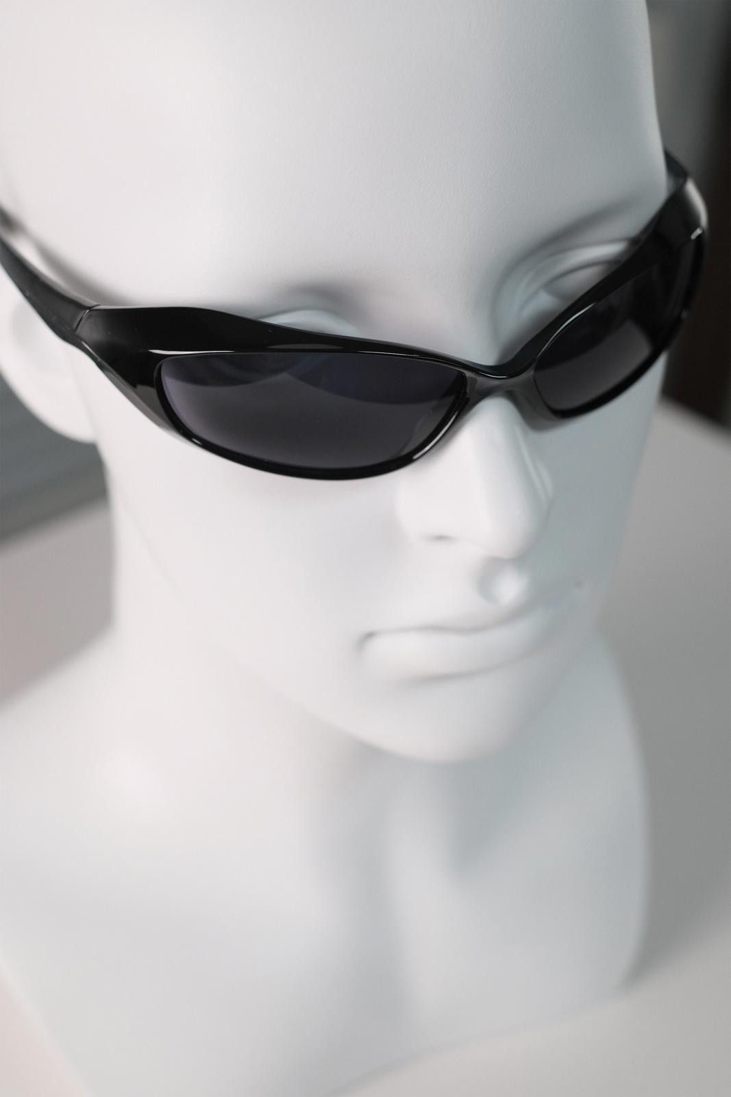 Japanese Brand Vintage Y2k Avant Garde Futuristic Black Sunglasses Unisex Size ONE SIZE - 3 Thumbnail