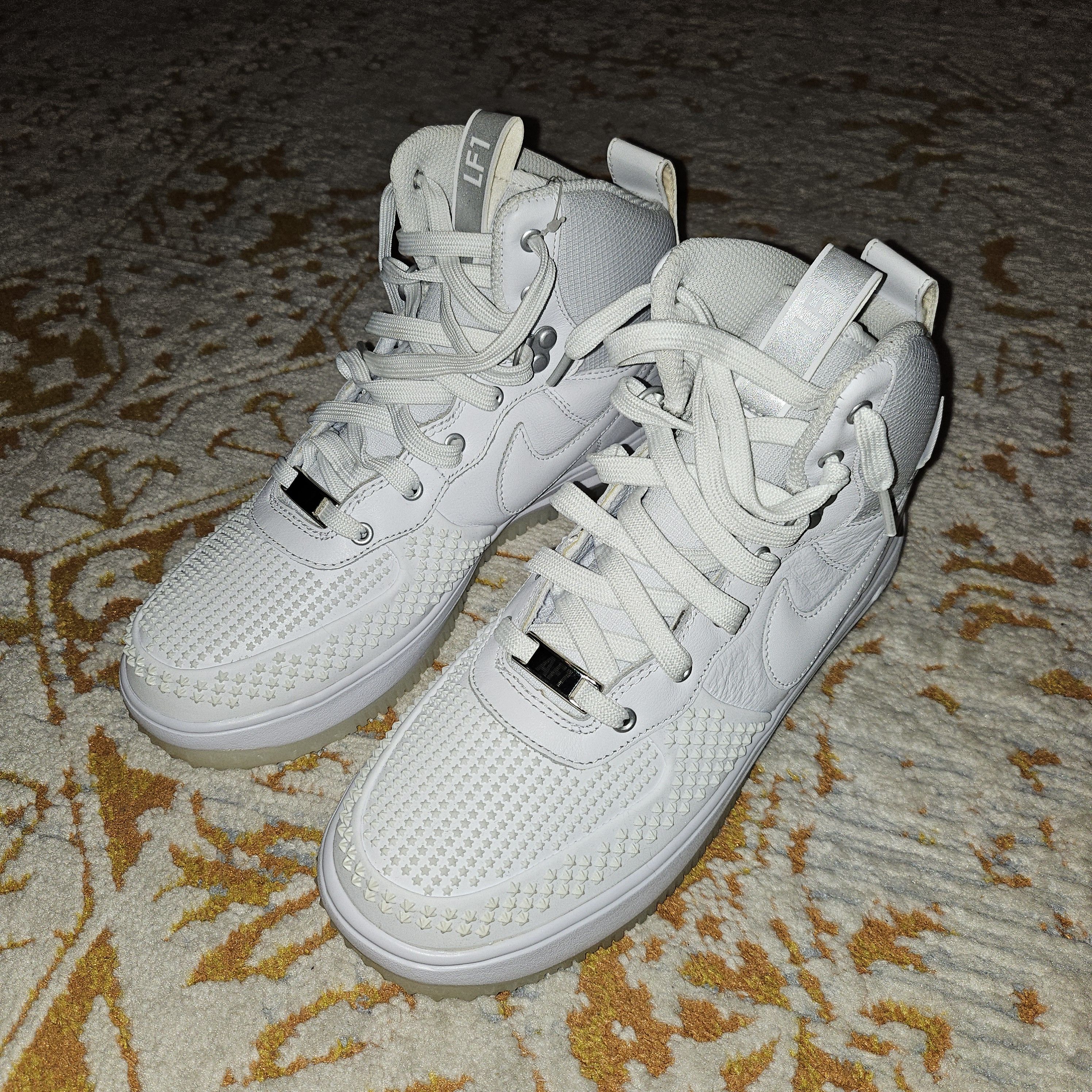 Nike Nike Air Force 1 "LF1 Duckboot Triple White" Size US 7 / EU 40 - 2 Thumbnail