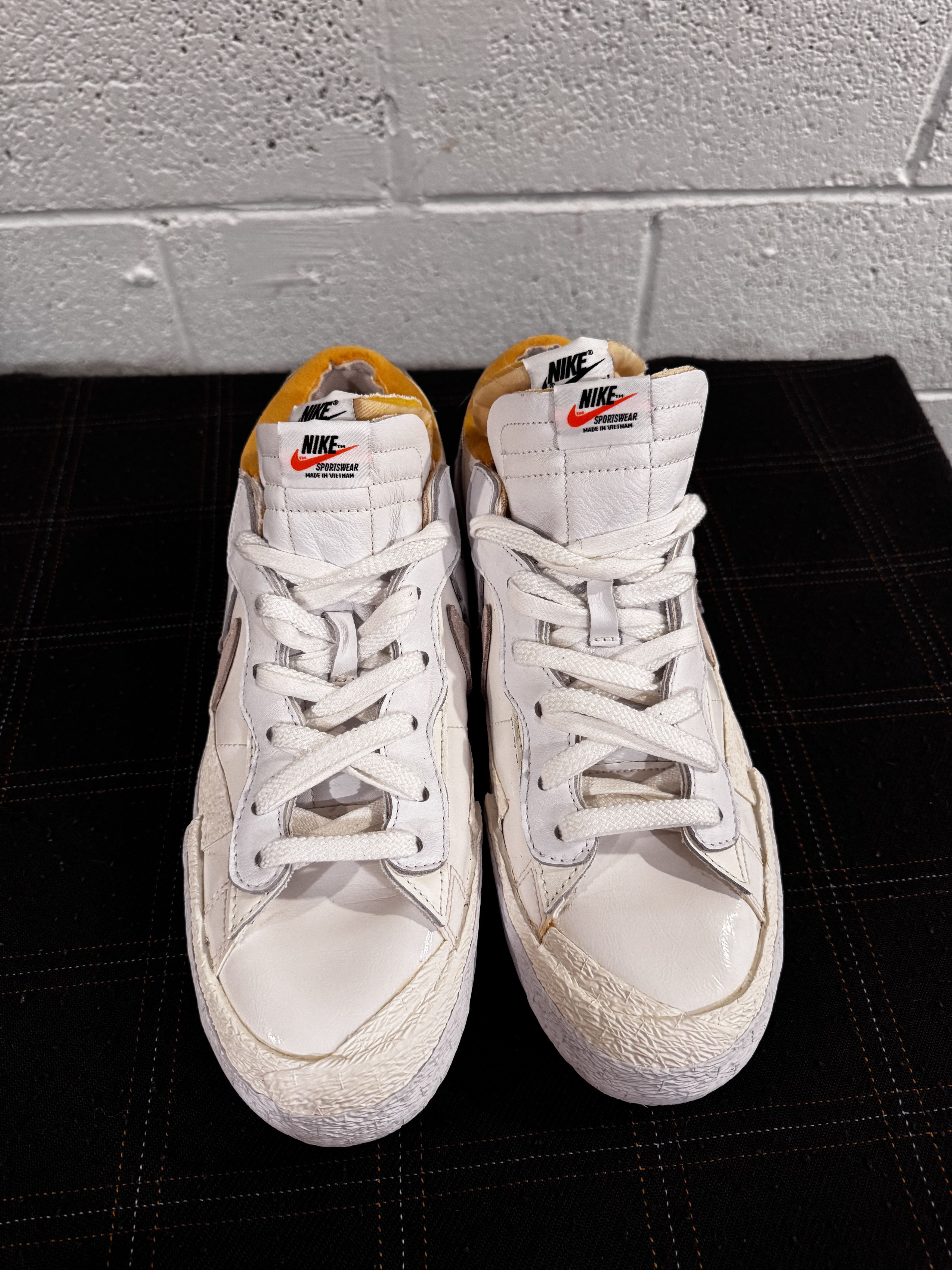 Nike Nike x sacai Blazer Low Size US 12 / EU 45 - 2 Thumbnail