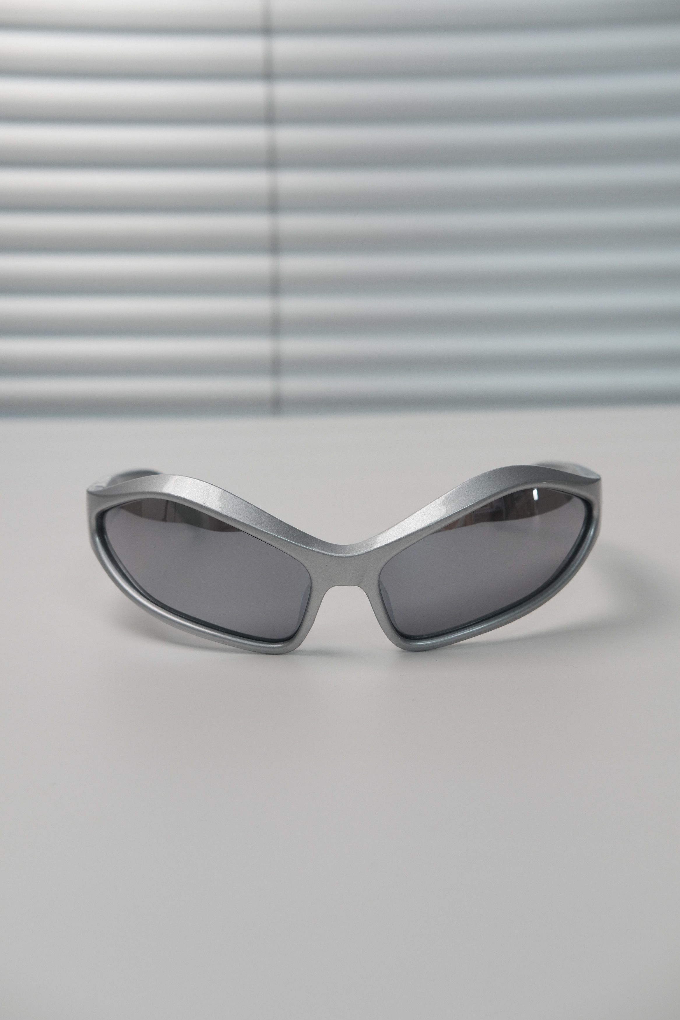 Japanese Brand Vtg Y2k Avant Garde Future Sunglasses Silver Unisex One Size Size ONE SIZE - 2 Thumbnail