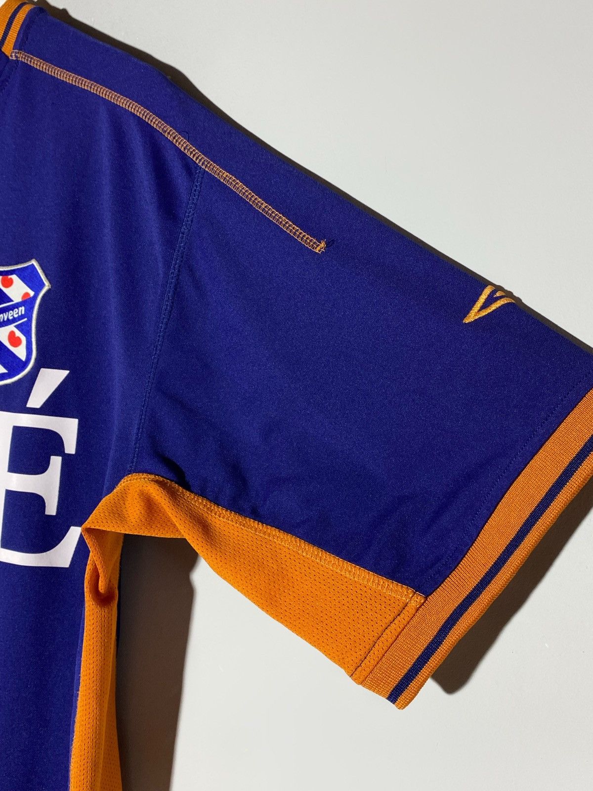 Umbro Umbro Heerenveen 2004/05 Away Football Shirt Jersey Size US XL / EU 56 / 4 - 10 Thumbnail