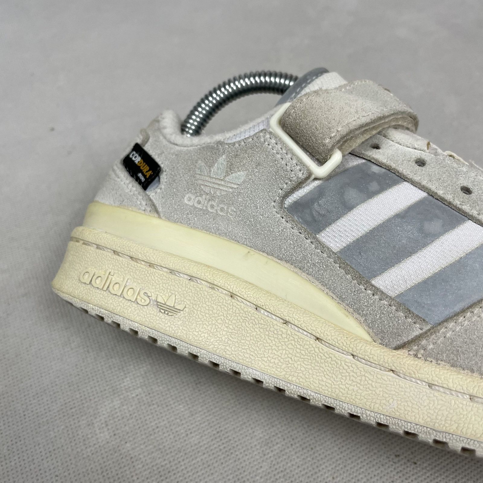 Adidas Adidas Forum Low Mens Off White Silver Metallic Sneakers 5.5 Size US 5.5 / EU 38 - 6 Thumbnail