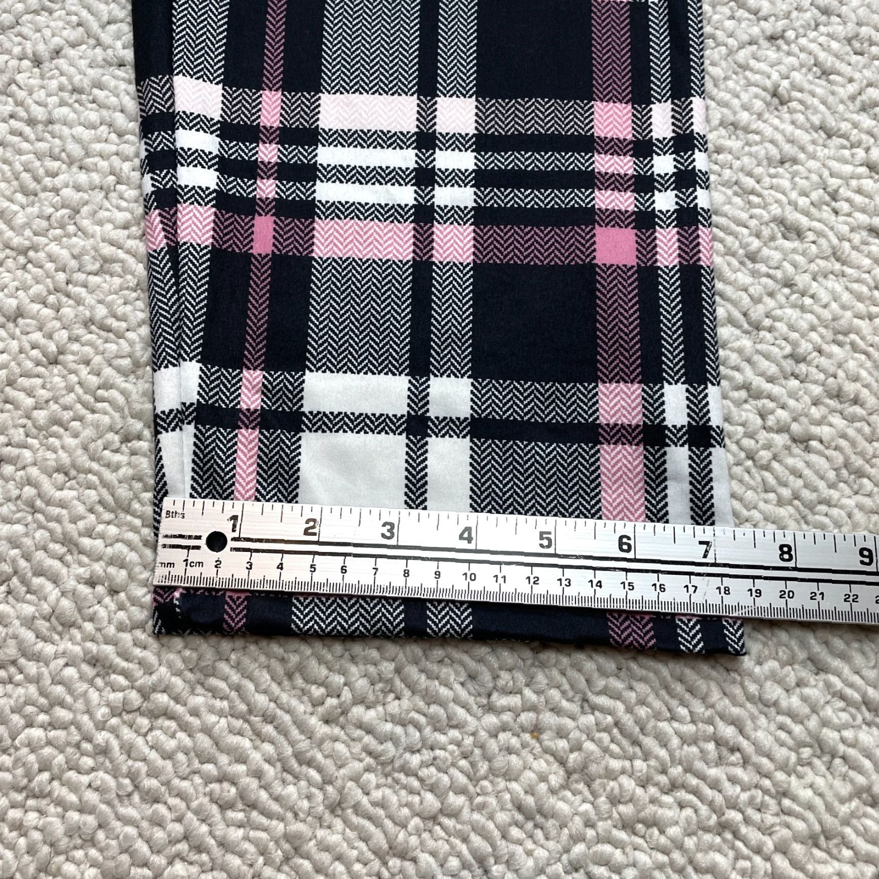 Pinko Unbranded Plaid Pajama Pants Womens Small White Gray Pink Soft Polyester 22x28 S Multicolor Size 28" / US 6 / IT 42 - 2 Thumbnail