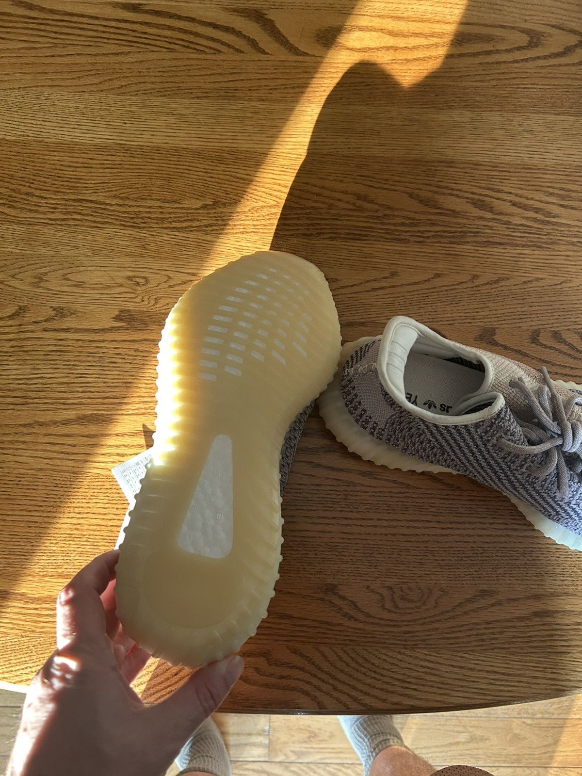 Yeezy Yeezy v2 ash pearl Size US 11.5 / EU 44-45 - 3 Thumbnail