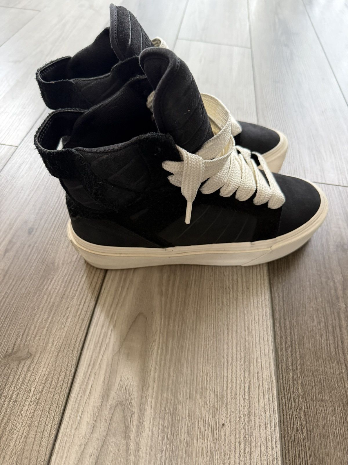 STRAYE Skate shoes Size US 10 / EU 43 - 2 Thumbnail