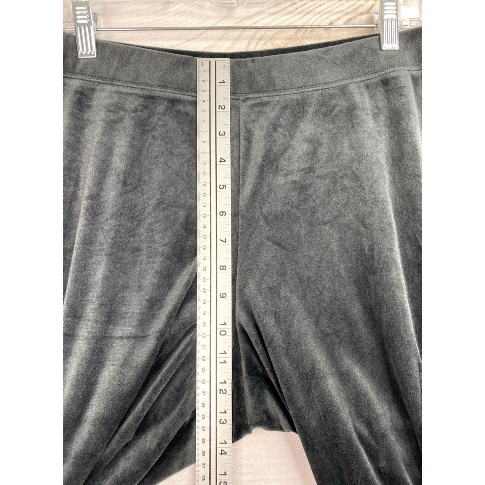 Velvet D & Co. Cargo Jogger Pants Womens M Black Athleisure Pull-On Velvet Ankle Tapered Pockets Elastic Waist Casual Jogger Style VelVel? Size 32" / US 10 / IT 46 - 4 Thumbnail