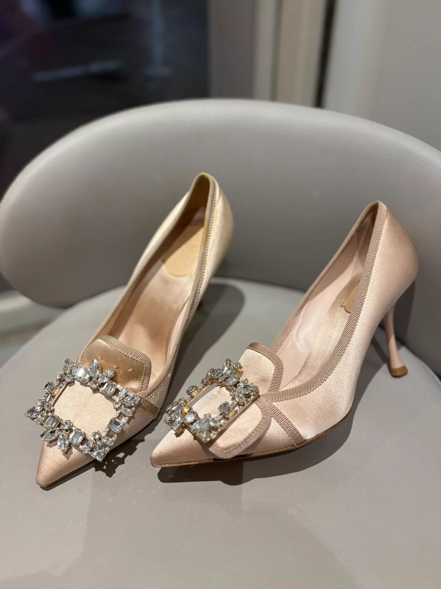 Roger Vivier RV Champagne Pink Pointed Toe Strass Buckle Heels 37 Unused Size US 6.5 / IT 36.5 - 1 Thumbnail