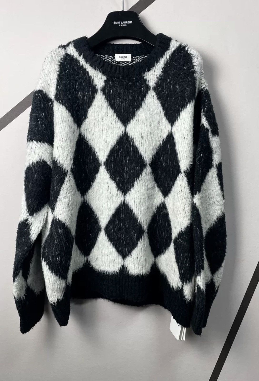 Celine Celine 23ss catwalk new black and white rhombic sweater ...