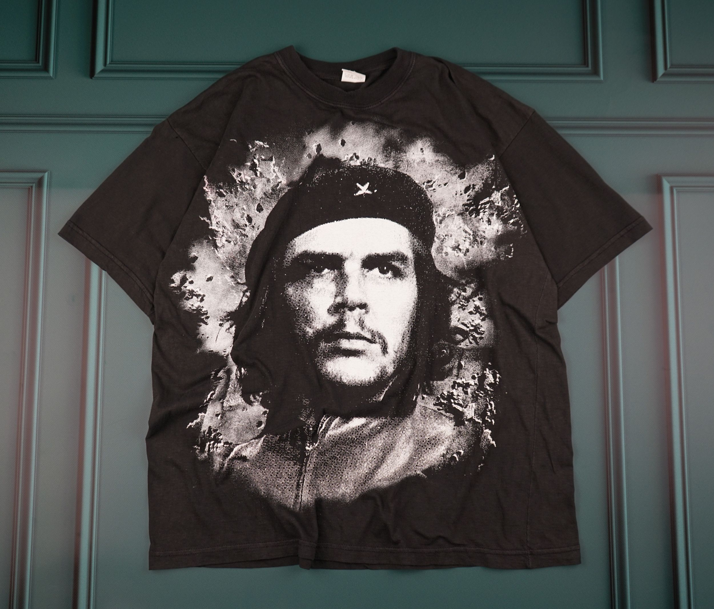 Vintage Vintage 1990s Ernesto Che Guevara T-Shirt Size US L / EU 52-54 / 3 - 1 Thumbnail