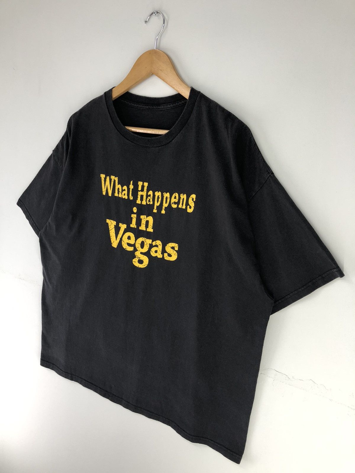 Vintage Vintage Y2K What Happens In Vegas Stays In Vegas Tshirt Size US XL / EU 56 / 4 - 3 Thumbnail