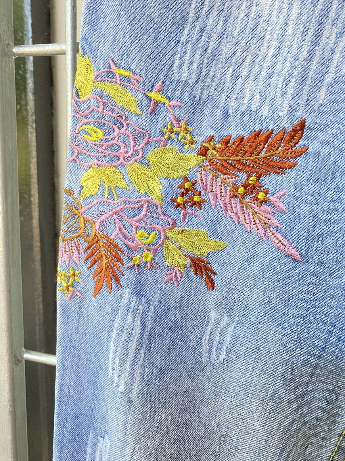 Dolce & Gabbana Dolce & Gabbana Y2K embroidery denim jeans Size 29" - 6 Thumbnail