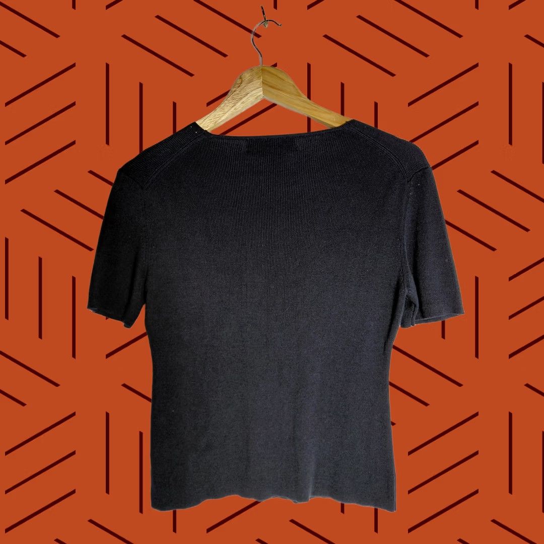 Vintage EURO-X Silk Black Top Solid Short Sleeve 100% Silk Women L Blouse Scoop Neck Pullover Casual Business Young Adult Womens Size L / US 10 / IT 46 - 1 Thumbnail