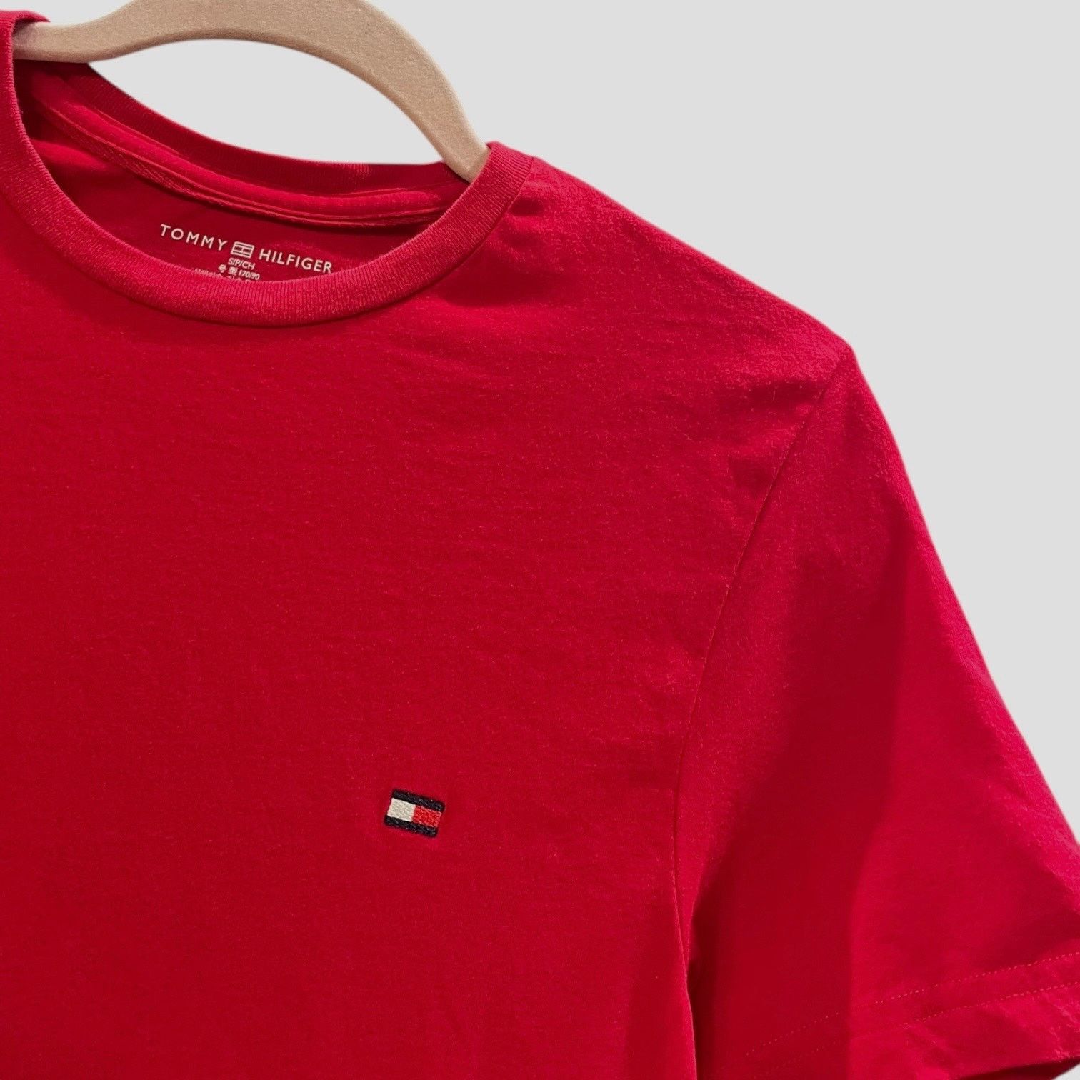 Tommy Hilfiger Tommy Hilfiger Mens Red Short Sleeve Cotton Tee Size US S / EU 44-46 / 1 - 2 Thumbnail