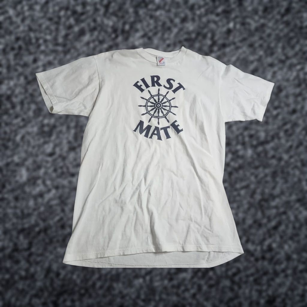 Jerzees Vintage 90s Mens L FIRST MATE T-Shirt Boating Ocean Yacht Cotton White Made in USA Size US L / EU 52-54 / 3 - 1 Thumbnail