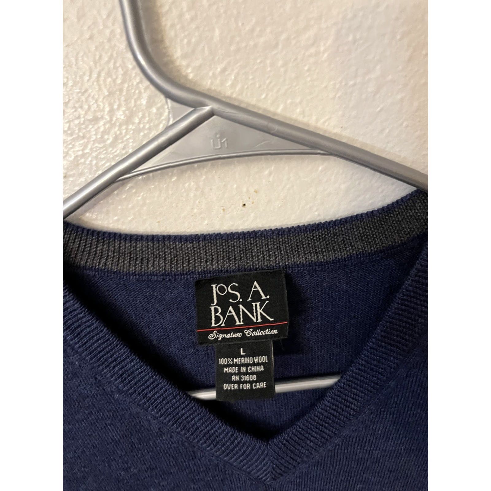 Jos. A. Bank Jos. A. Bank Sweater Mens Large Merino Wool V Neck Pullover Signature Classic Blue (Navy) Vintage No Size US L / EU 52-54 / 3 - 2 Thumbnail