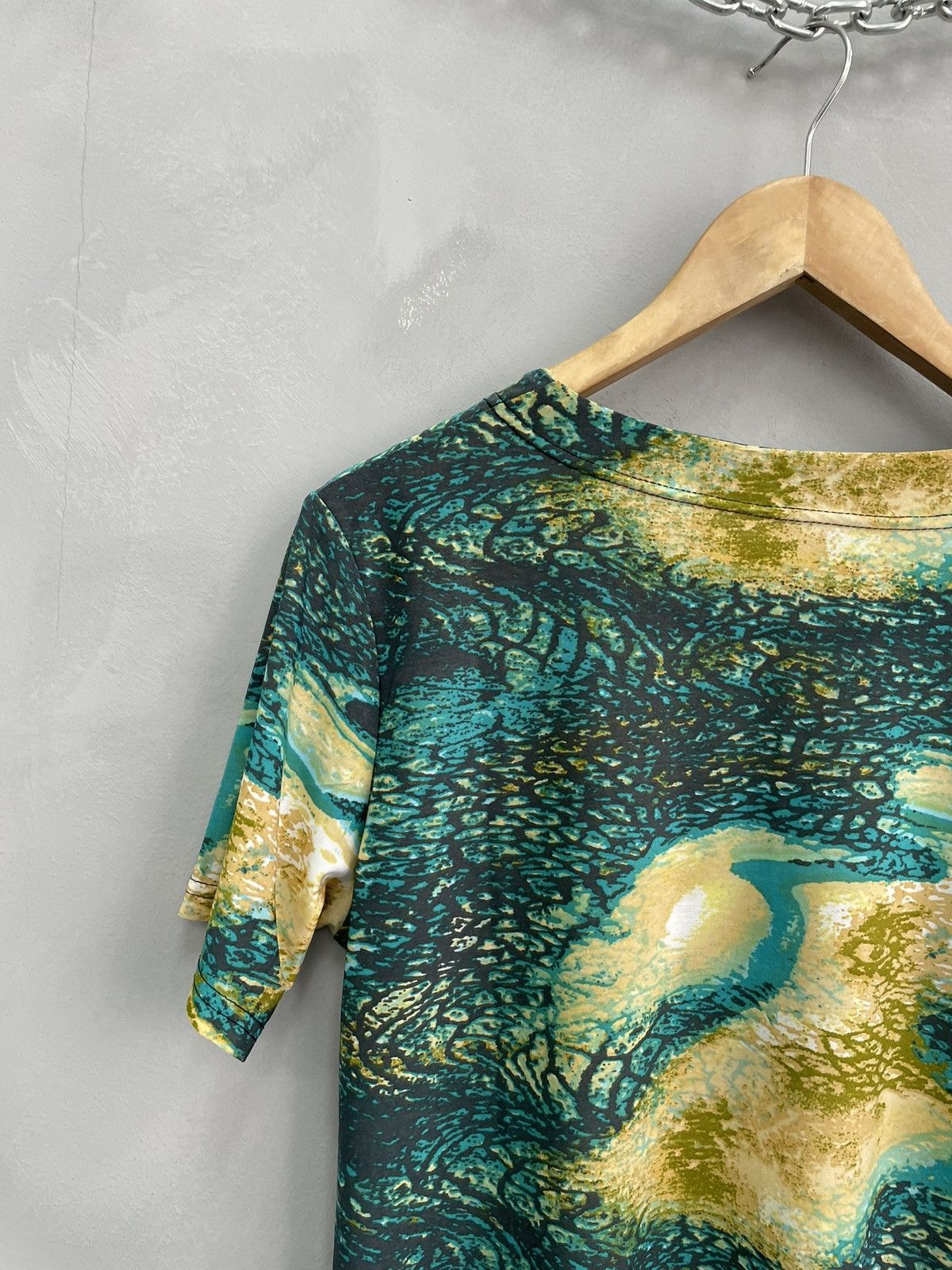 Japanese Brand × Roberto Cavalli × Vintage Vintage Roberto Cavalli style abstract t shirt slim fit Size US M / EU 48-50 / 2 - 7 Thumbnail