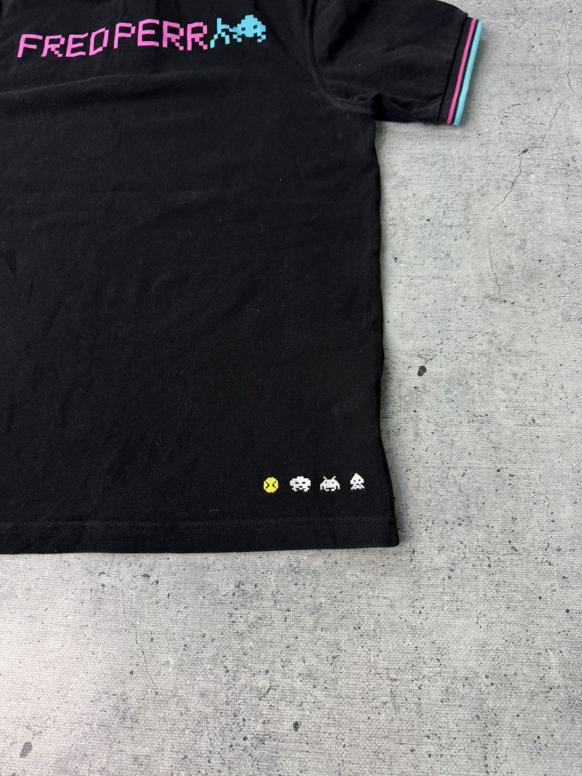 Fred Perry Rare Fred Perry Space Invaders Polo Casual T-Shirt Size US L / EU 52-54 / 3 - 6 Thumbnail