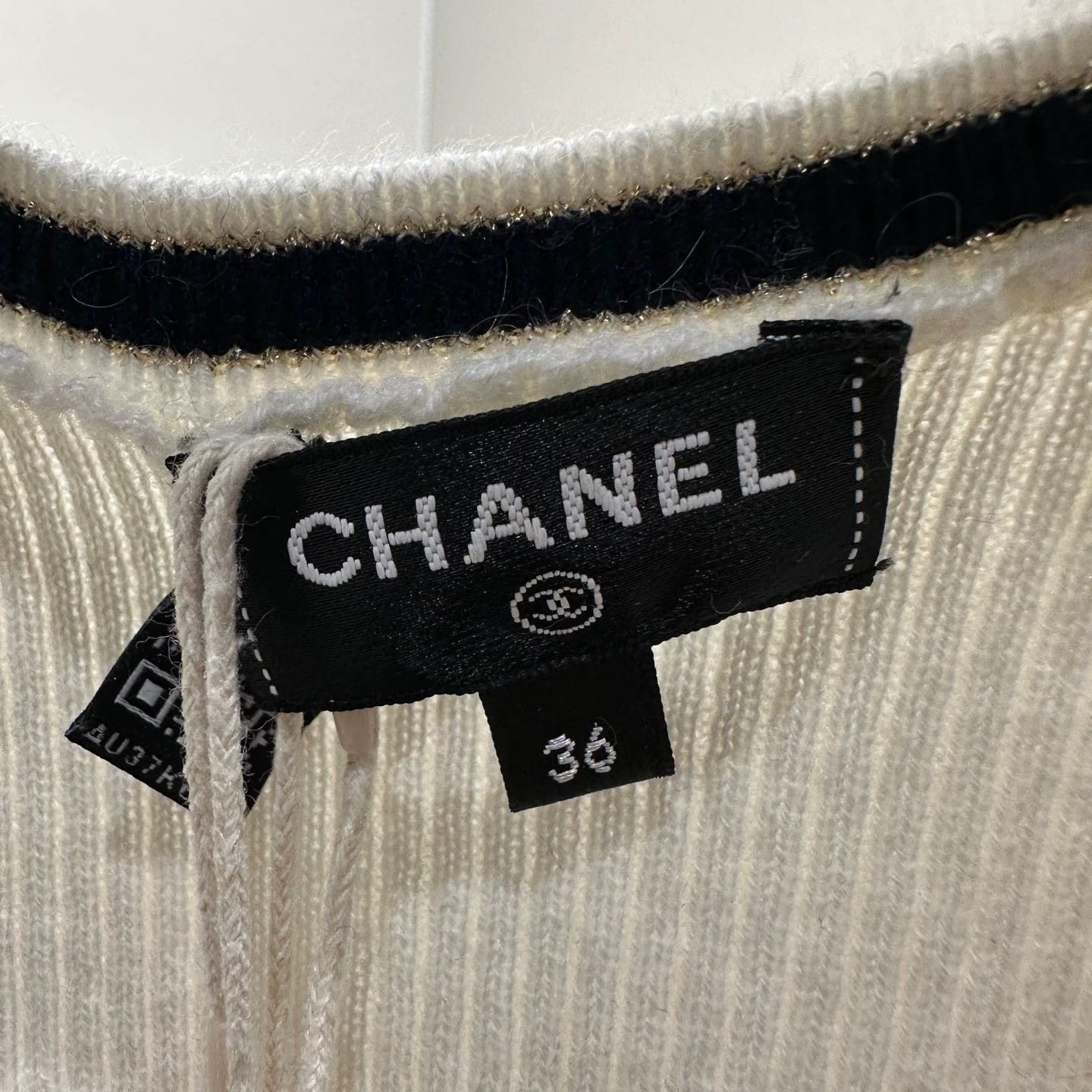 Chanel Chanel mar528 black white stripe logo knit vest cashmere 36 Size XS / US 0-2 / IT 36-38 - 3 Thumbnail